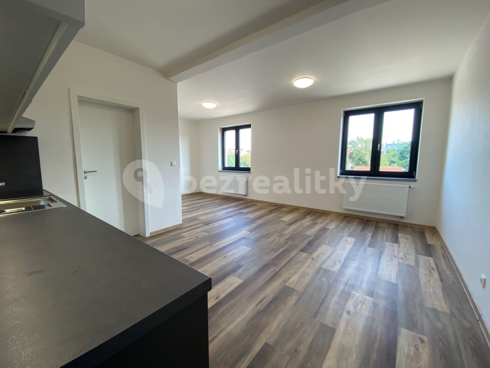 Pronájem bytu 1+kk 35 m², Nešverova, Brno, Jihomoravský kraj Pronájem bytu 1+kk 35 m², Nešverova, Brno, Jihomoravský kraj