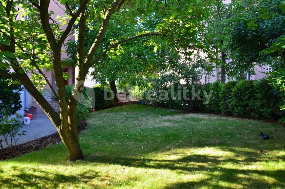 Pronájem bytu 1+kk 30 m², Praha, Praha Pronájem bytu 1+kk 30 m², Praha, Praha