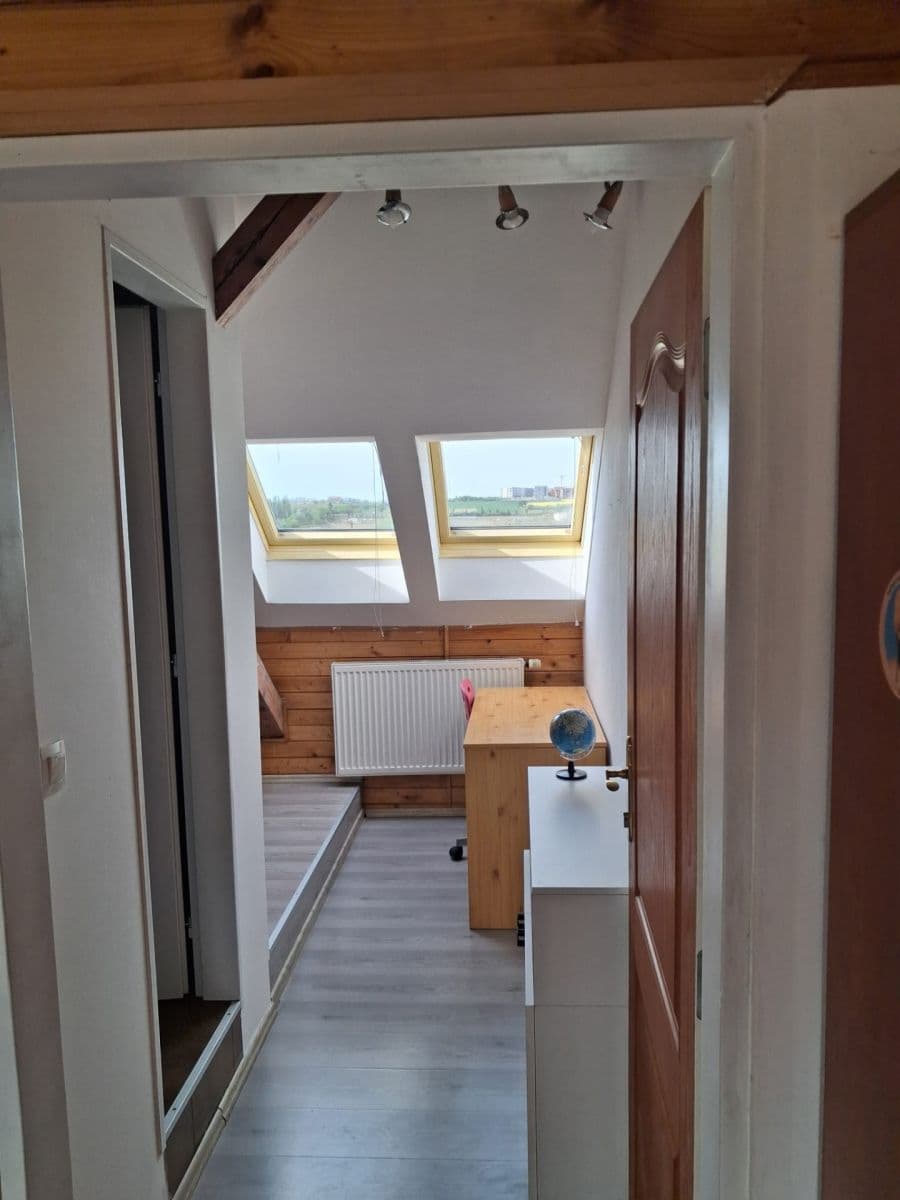 Pronájem bytu 2+kk 37 m², Pod Karlovarskou Silnicí, Praha, Praha Pronájem bytu 2+kk 37 m², Pod Karlovarskou Silnicí, Praha, Praha