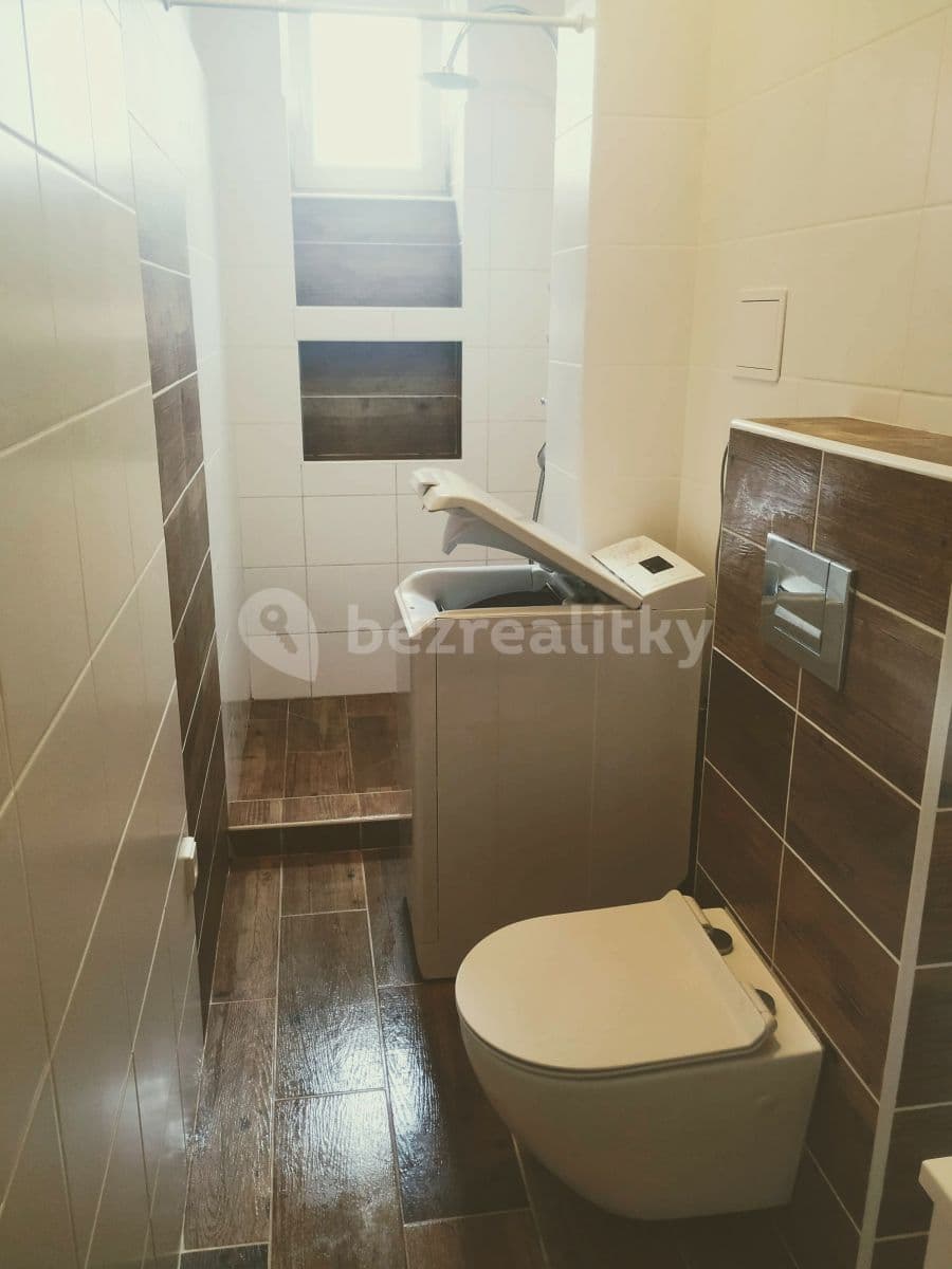 Pronájem bytu 2+kk 45 m², Štefánikovo Náměstí, Jihlava, Kraj Vysočina Pronájem bytu 2+kk 45 m², Štefánikovo Náměstí, Jihlava, Kraj Vysočina