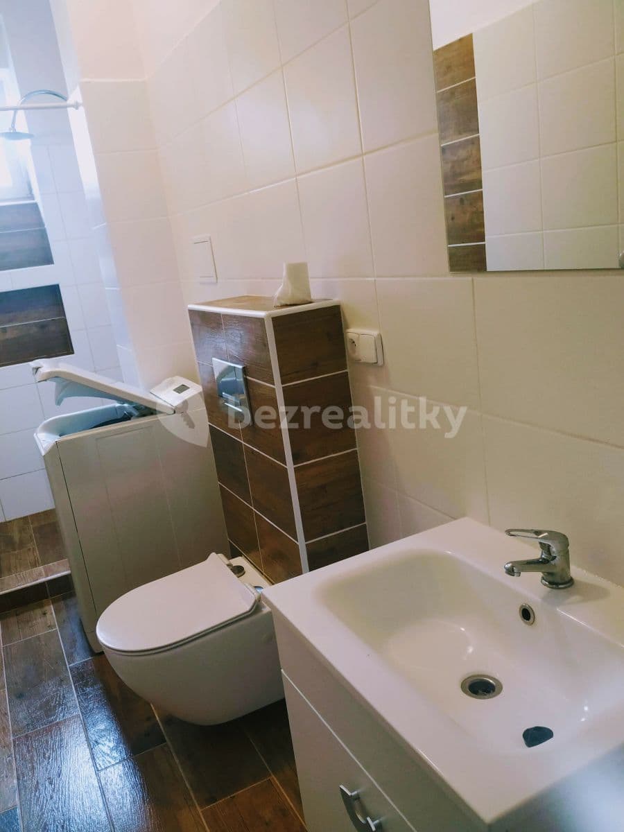 Pronájem bytu 2+kk 45 m², Štefánikovo Náměstí, Jihlava, Kraj Vysočina Pronájem bytu 2+kk 45 m², Štefánikovo Náměstí, Jihlava, Kraj Vysočina