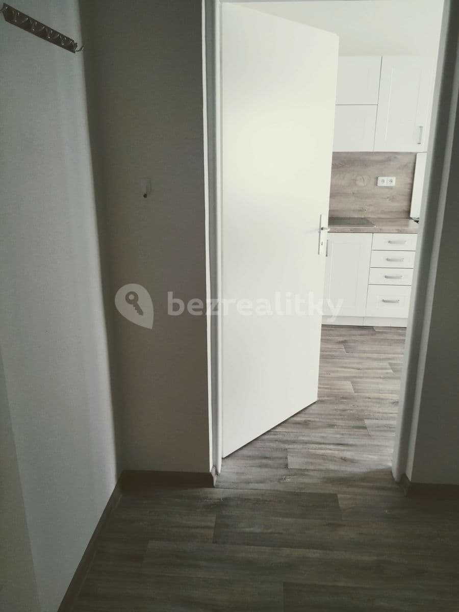 Pronájem bytu 2+kk 45 m², Štefánikovo Náměstí, Jihlava, Kraj Vysočina Pronájem bytu 2+kk 45 m², Štefánikovo Náměstí, Jihlava, Kraj Vysočina