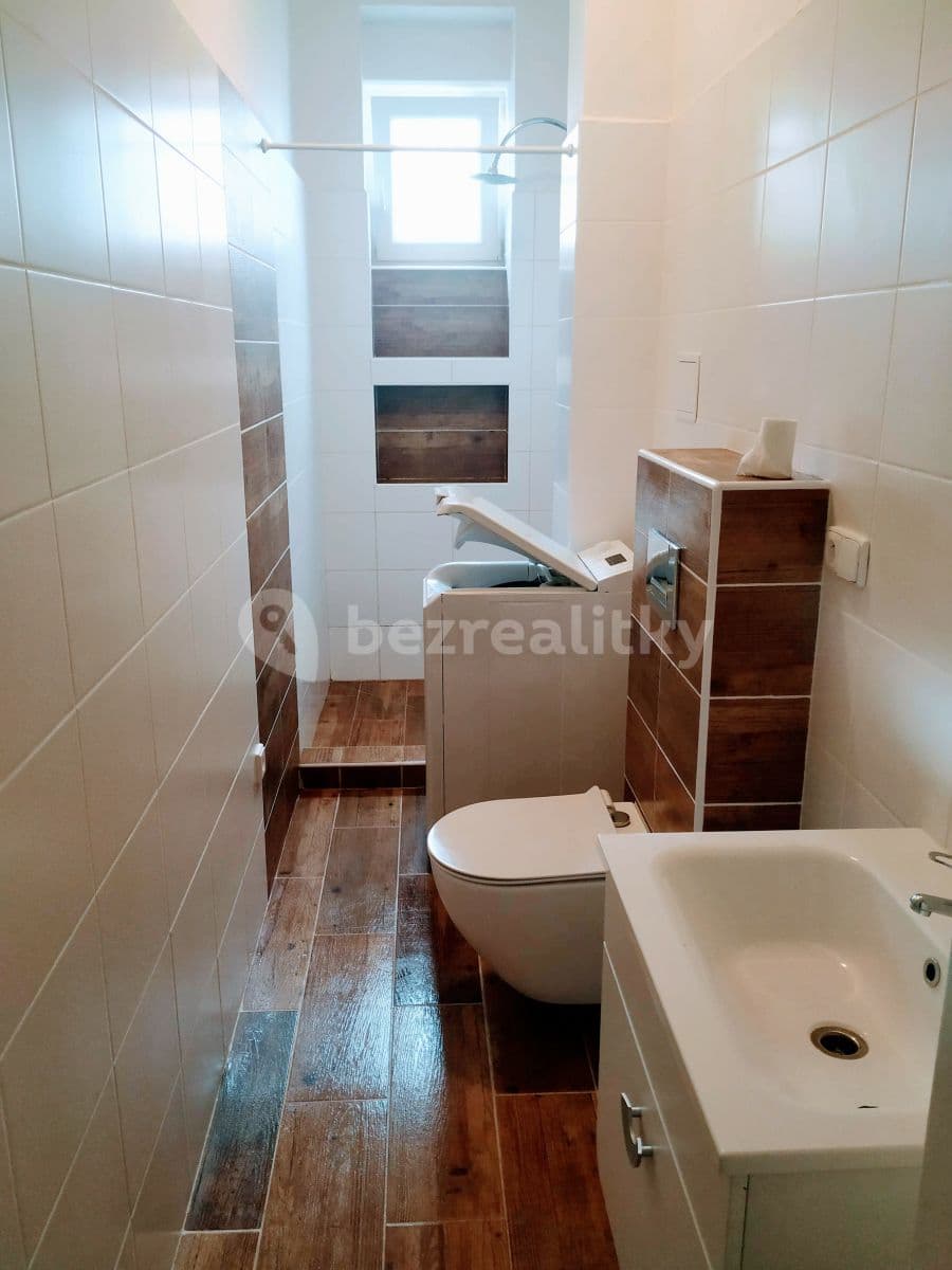 Pronájem bytu 2+kk 45 m², Štefánikovo Náměstí, Jihlava, Kraj Vysočina Pronájem bytu 2+kk 45 m², Štefánikovo Náměstí, Jihlava, Kraj Vysočina