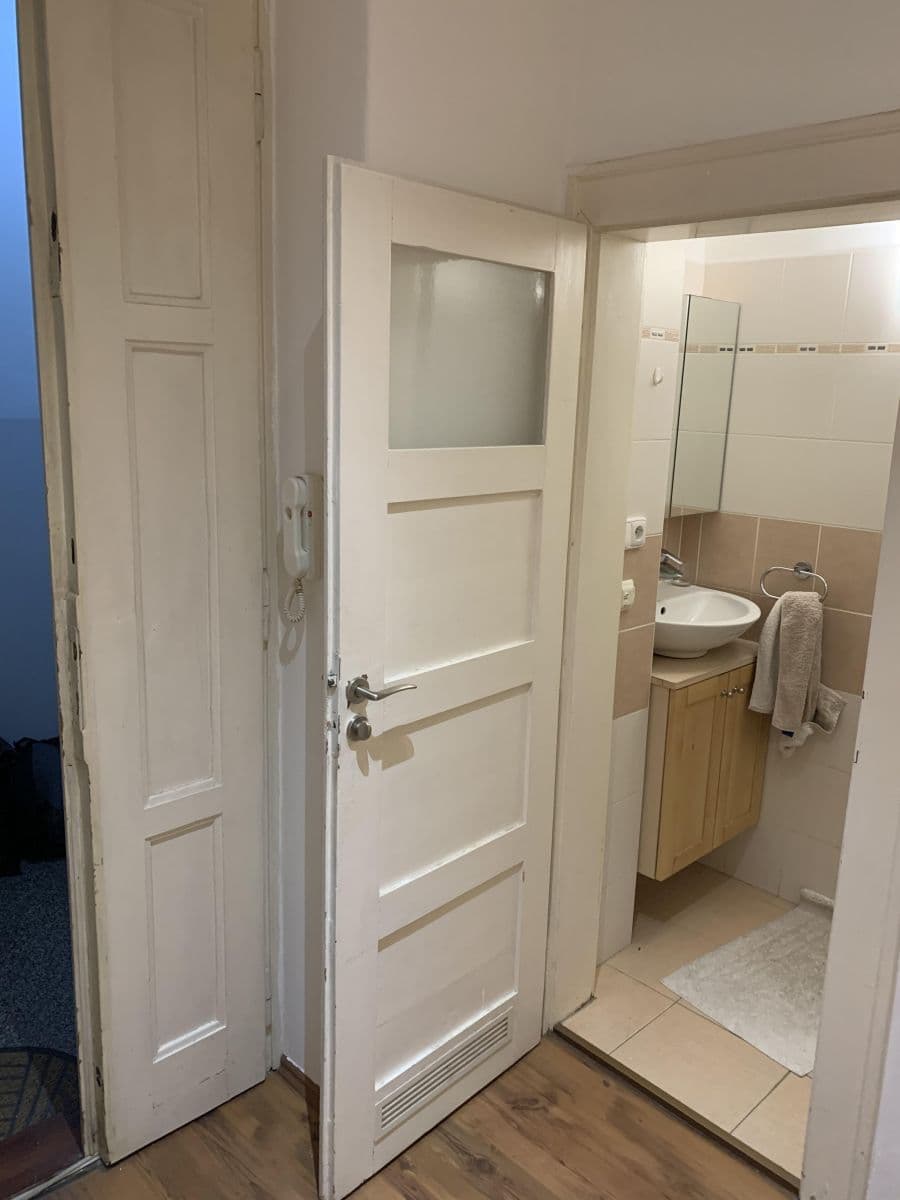 Pronájem bytu 1+1 37 m², Seifertova, Praha, Praha Pronájem bytu 1+1 37 m², Seifertova, Praha, Praha