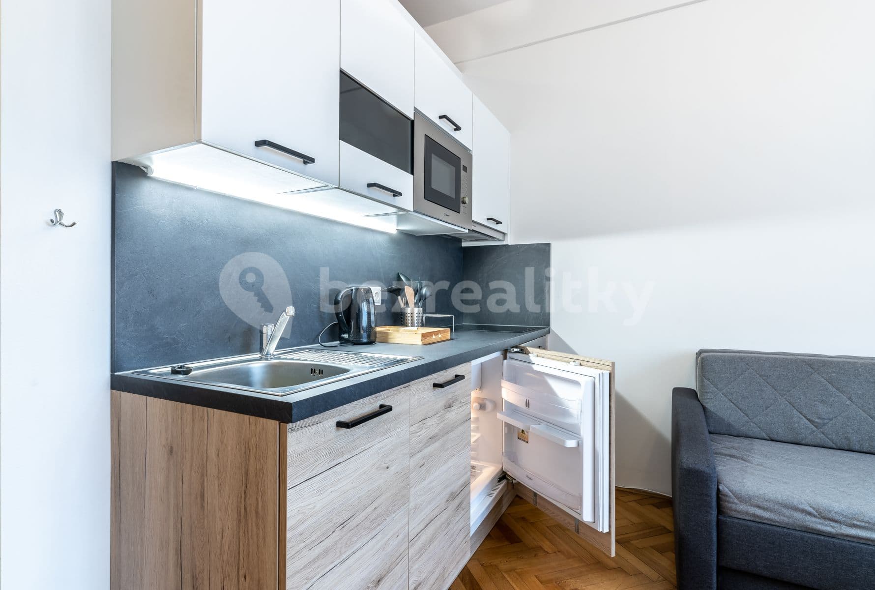 Pronájem bytu 1+kk 28 m², Revoluční, Praha, Praha Pronájem bytu 1+kk 28 m², Revoluční, Praha, Praha