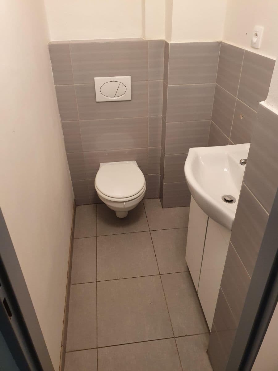 Pronájem nebytového prostoru 96 m², Průmyslová, Strančice, Středočeský kraj Pronájem nebytového prostoru 96 m², Průmyslová, Strančice, Středočeský kraj