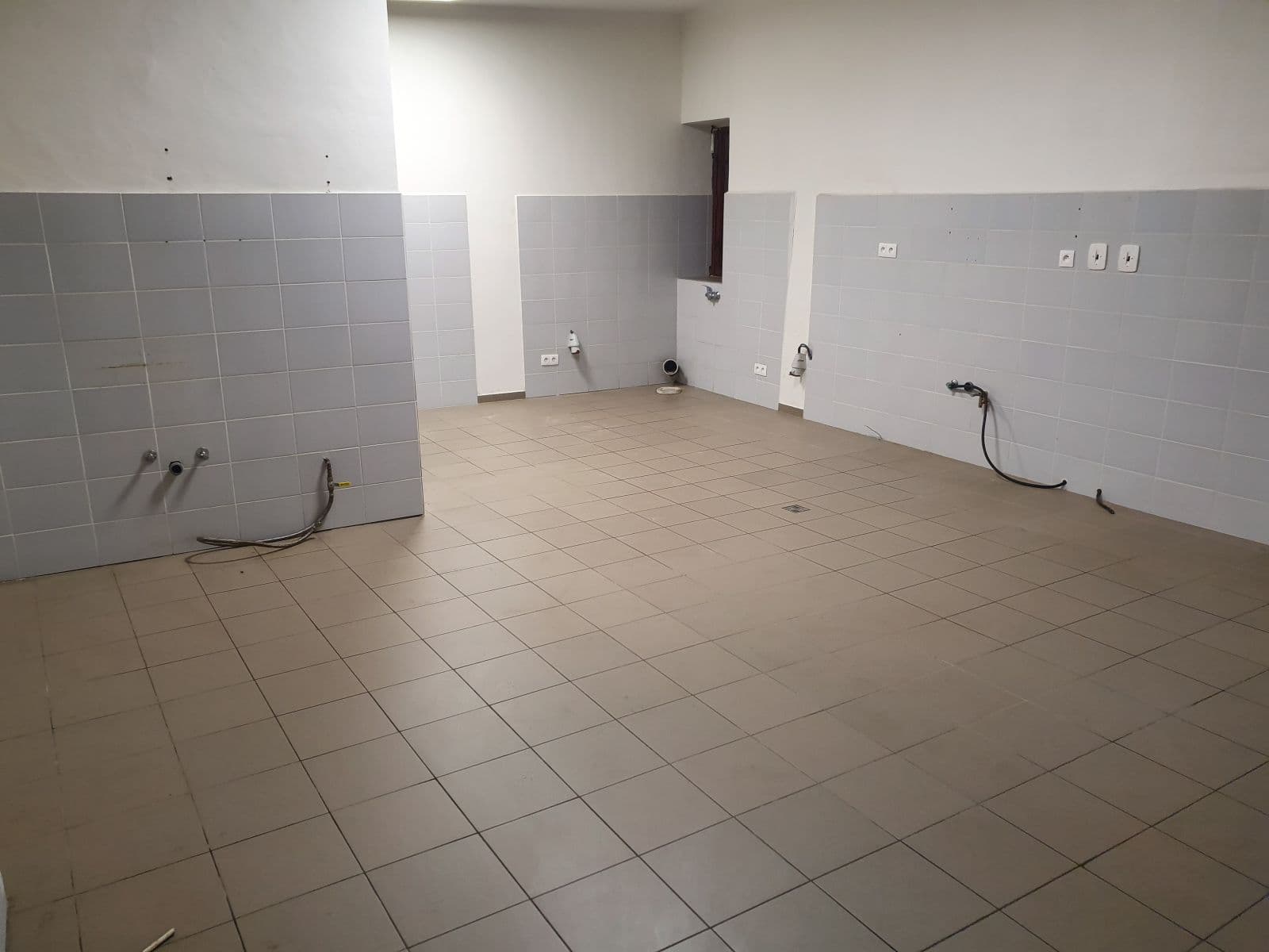 Pronájem nebytového prostoru 96 m², Průmyslová, Strančice, Středočeský kraj Pronájem nebytového prostoru 96 m², Průmyslová, Strančice, Středočeský kraj