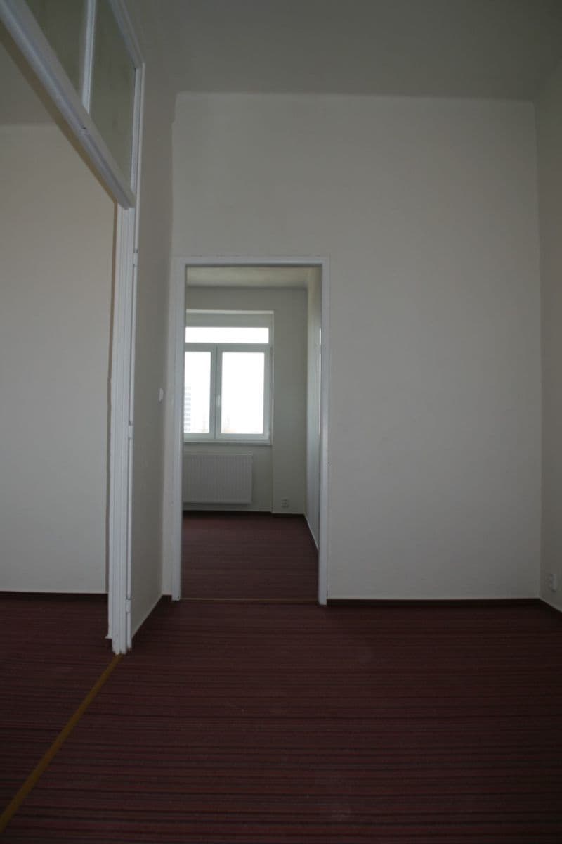 Pronájem bytu 2+1 76 m², Na Hřebenech Ii, Praha, Praha Pronájem bytu 2+1 76 m², Na Hřebenech Ii, Praha, Praha