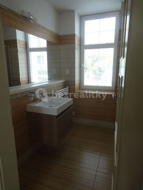 Pronájem bytu 1+kk 34 m², Albertova, Hradec Králové, Královéhradecký kraj Pronájem bytu 1+kk 34 m², Albertova, Hradec Králové, Královéhradecký kraj