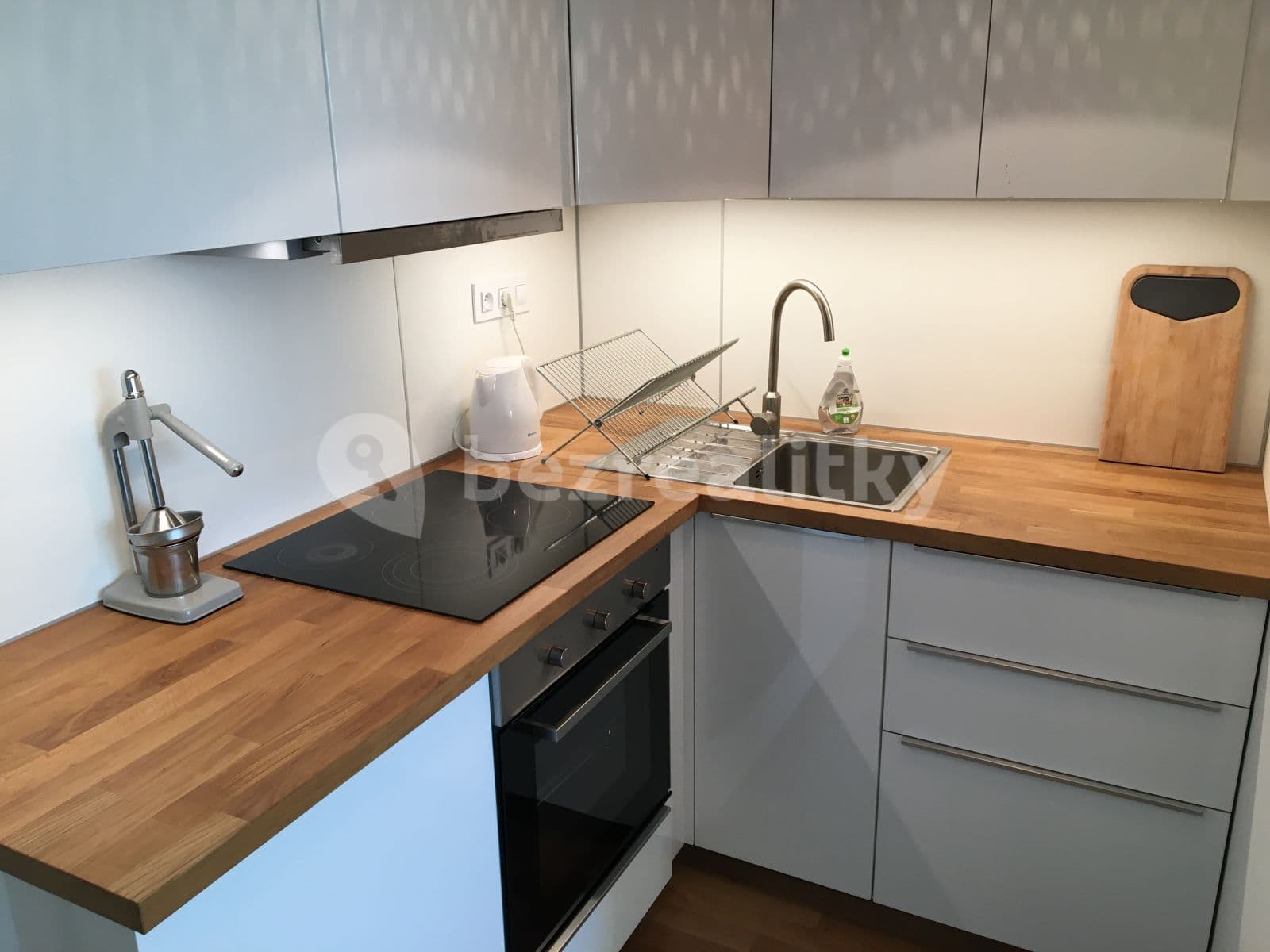 Pronájem bytu 1+kk 38 m², Zvěřinova, Praha, Praha Pronájem bytu 1+kk 38 m², Zvěřinova, Praha, Praha