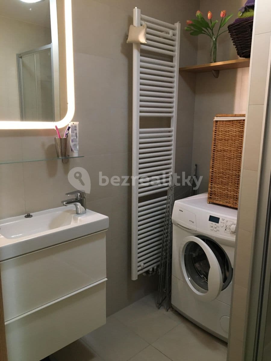 Pronájem bytu 1+kk 38 m², Zvěřinova, Praha, Praha Pronájem bytu 1+kk 38 m², Zvěřinova, Praha, Praha