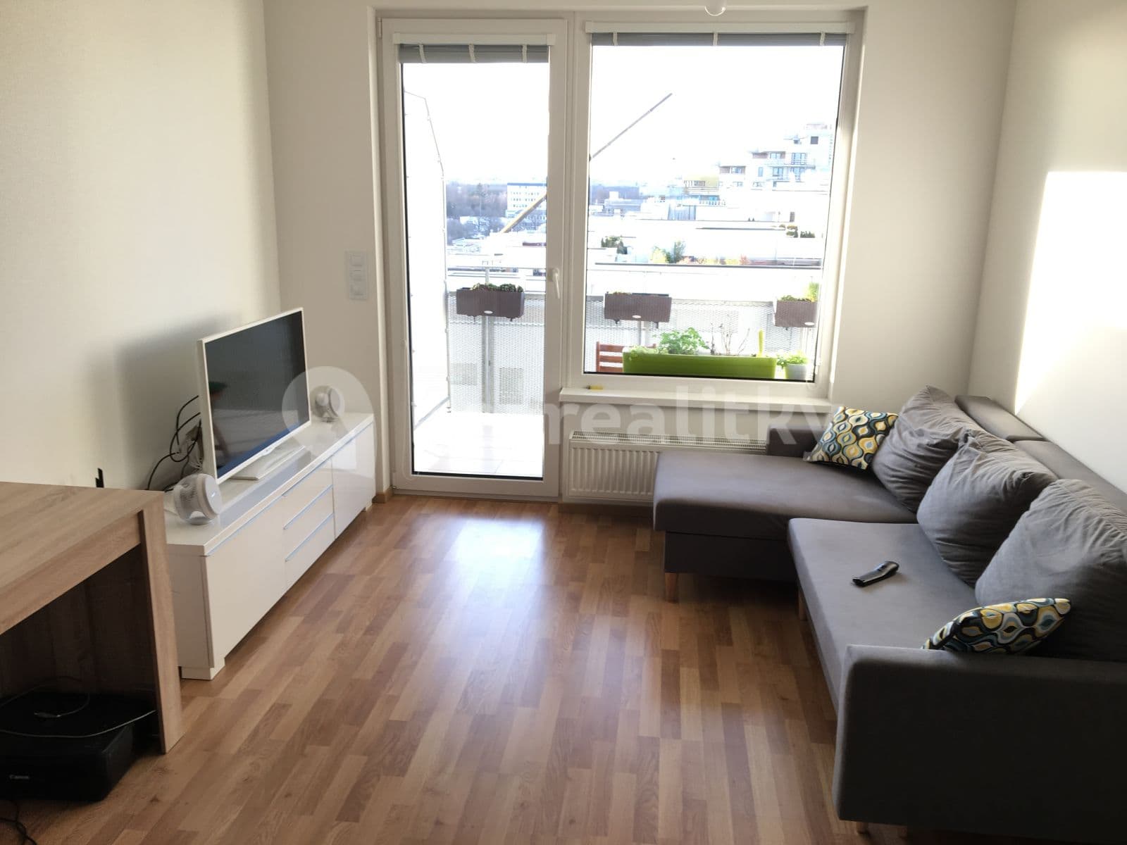 Pronájem bytu 1+kk 38 m², Zvěřinova, Praha, Praha Pronájem bytu 1+kk 38 m², Zvěřinova, Praha, Praha