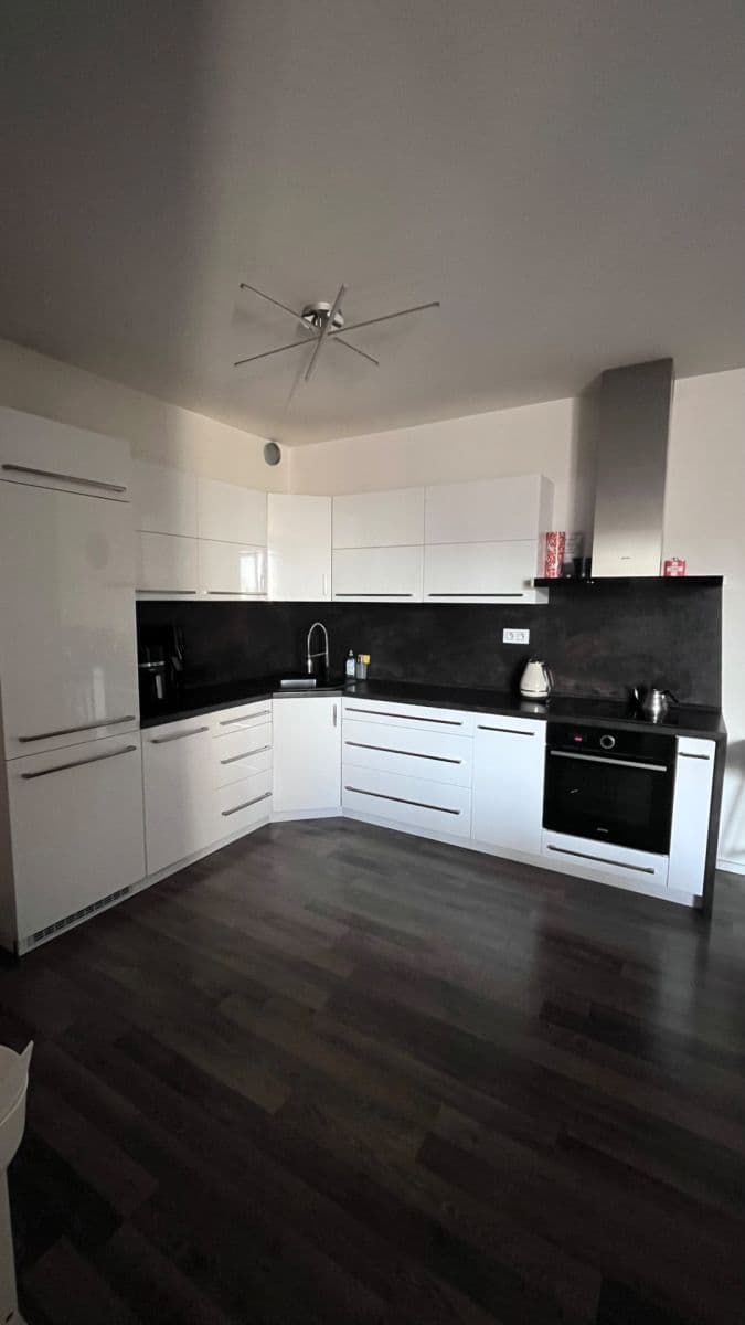 Pronájem bytu 2+kk 61 m², Zvěřinova, Praha, Praha Pronájem bytu 2+kk 61 m², Zvěřinova, Praha, Praha