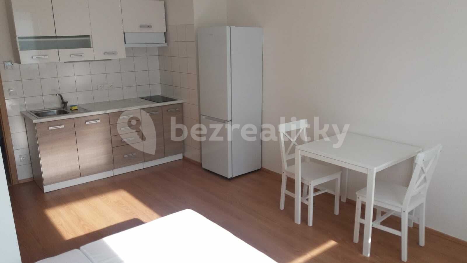 Pronájem bytu 1+kk 30 m², Chýně, Středočeský kraj Pronájem bytu 1+kk 30 m², Chýně, Středočeský kraj