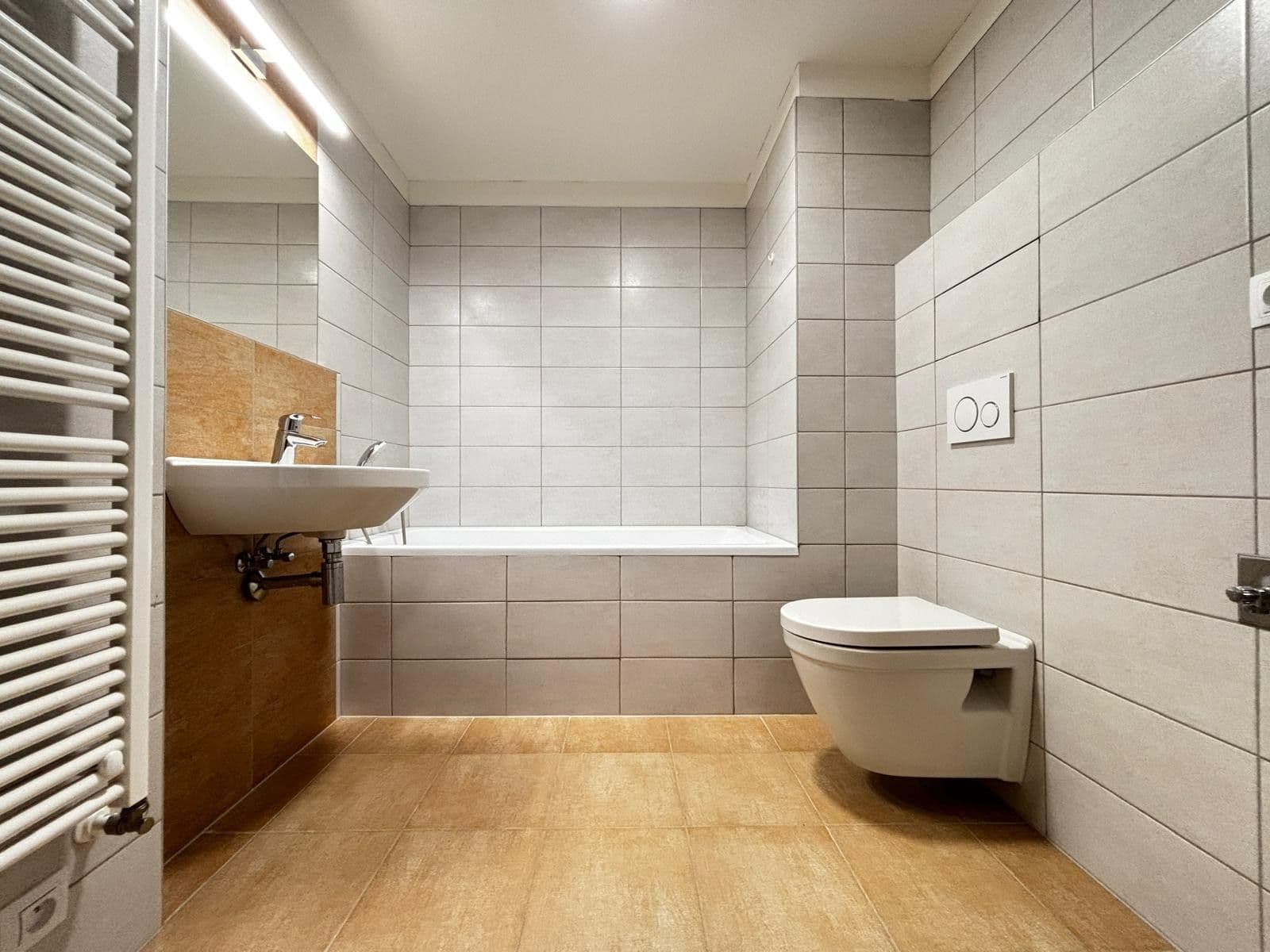 Pronájem bytu 1+kk 36 m², Tovární, Čelákovice, Středočeský kraj Pronájem bytu 1+kk 36 m², Tovární, Čelákovice, Středočeský kraj