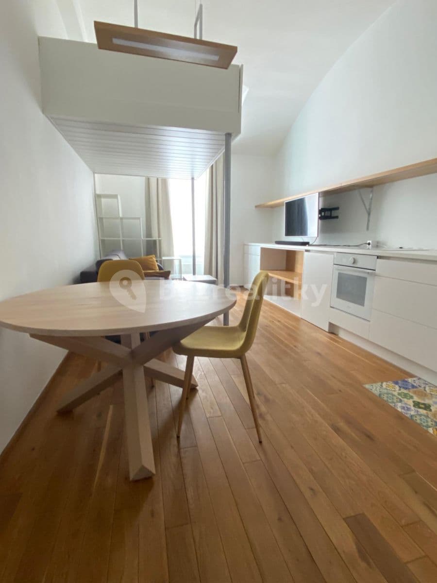 Pronájem bytu 1+kk 43 m², U Studánky, Praha, Praha Pronájem bytu 1+kk 43 m², U Studánky, Praha, Praha