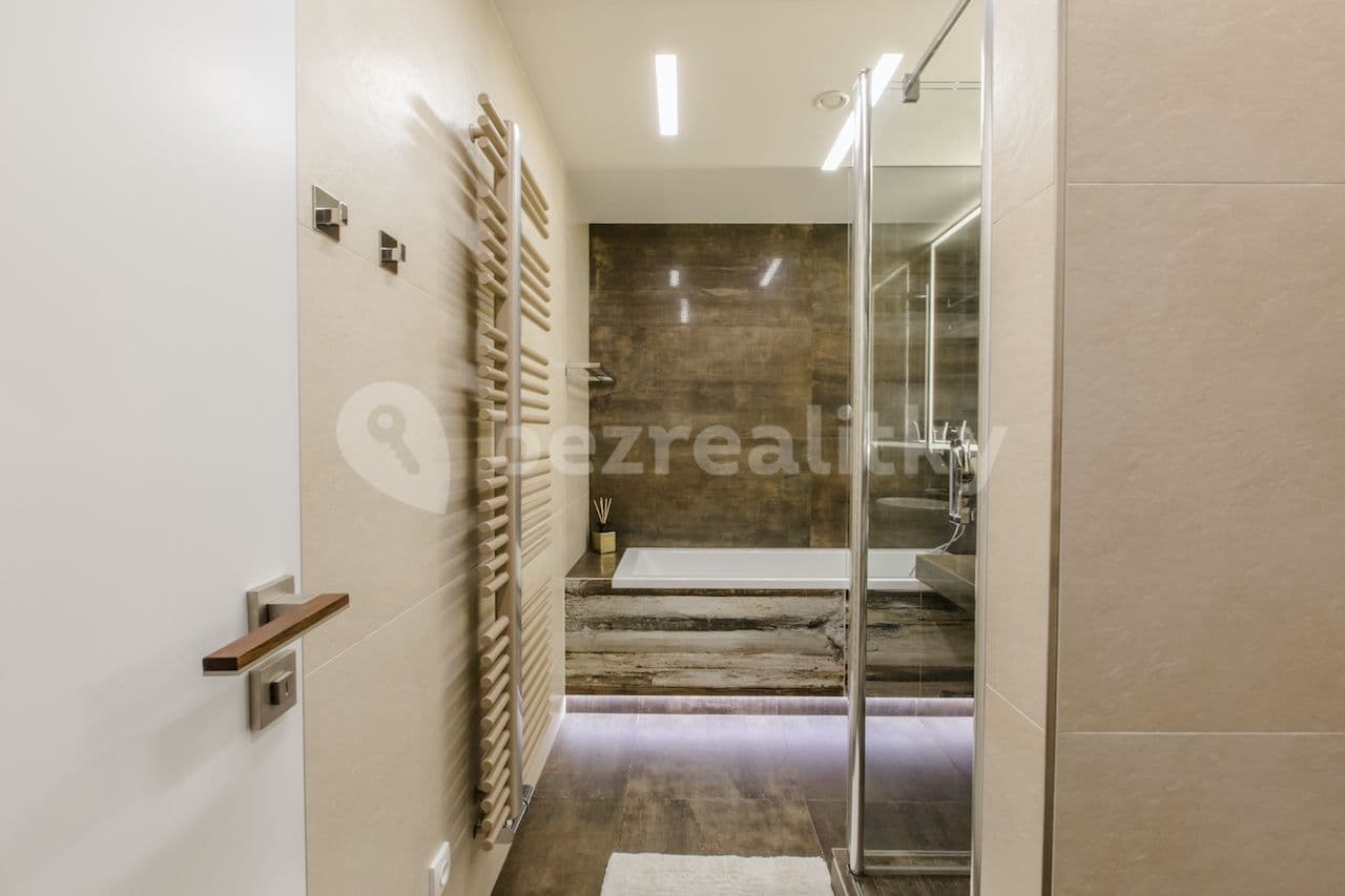 Pronájem bytu 3+kk 120 m², Koněvova, Praha, Praha Pronájem bytu 3+kk 120 m², Koněvova, Praha, Praha
