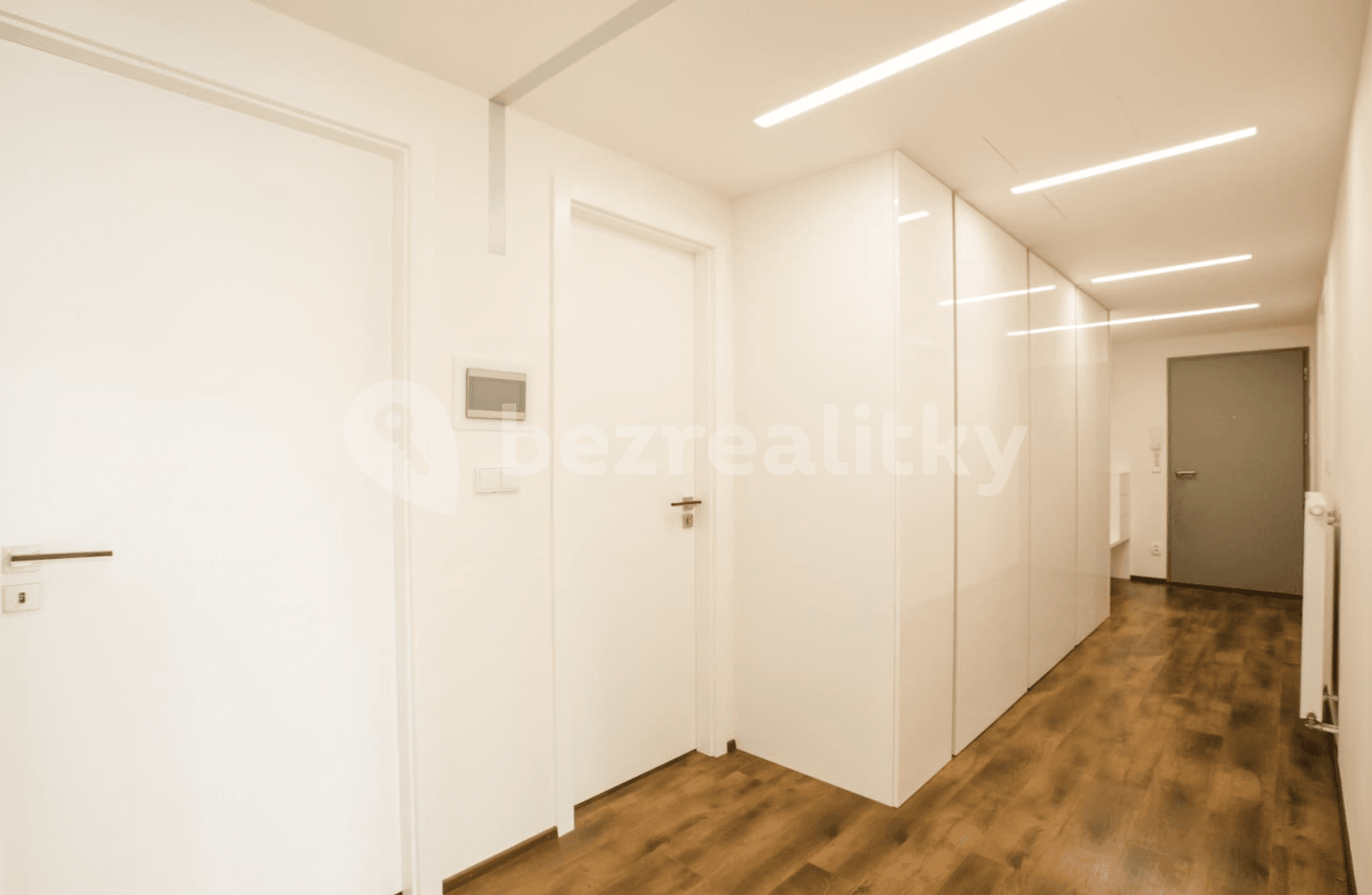 Pronájem bytu 3+kk 120 m², Koněvova, Praha, Praha Pronájem bytu 3+kk 120 m², Koněvova, Praha, Praha