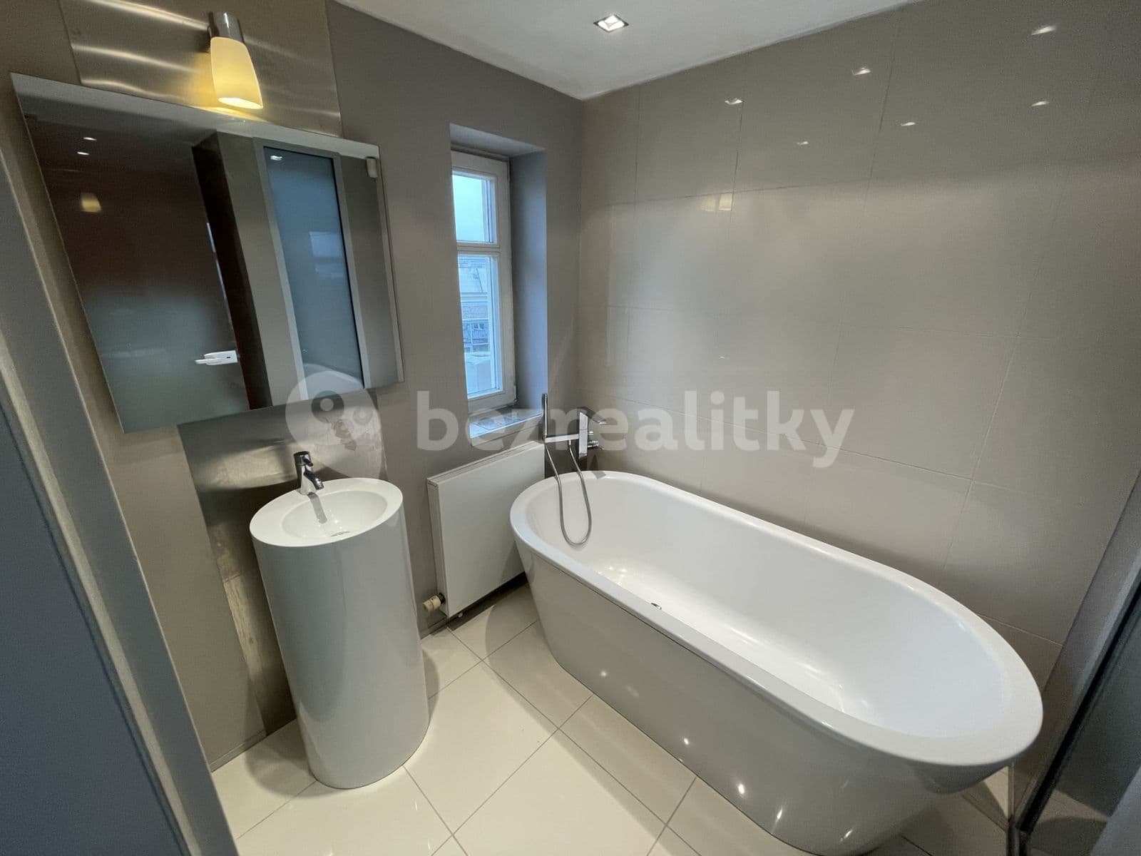Pronájem bytu 3+1 94 m², Krakovská, Praha, Praha Pronájem bytu 3+1 94 m², Krakovská, Praha, Praha