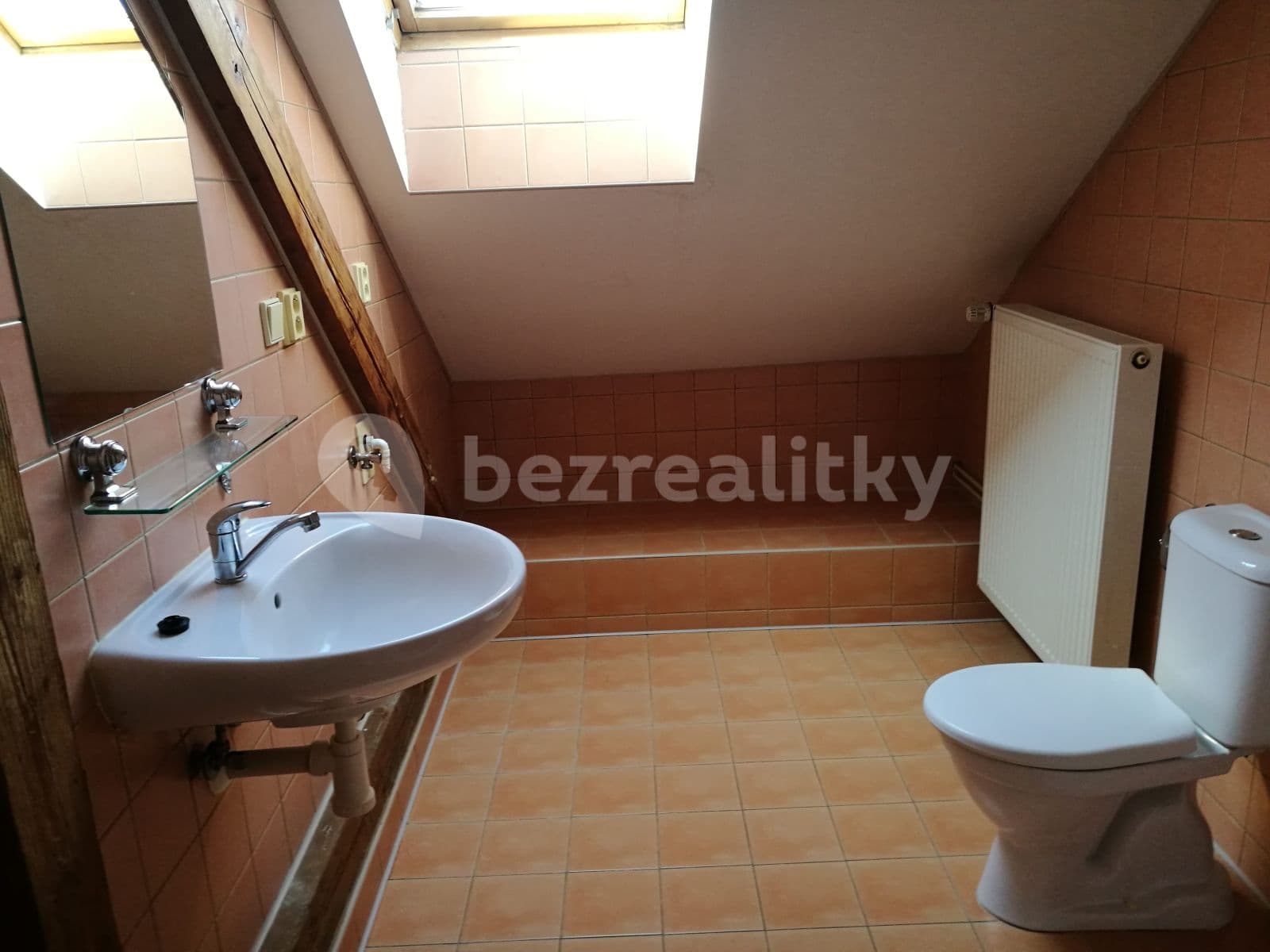 Pronájem bytu 1+kk 43 m², Hálkova, Pečky, Středočeský kraj Pronájem bytu 1+kk 43 m², Hálkova, Pečky, Středočeský kraj