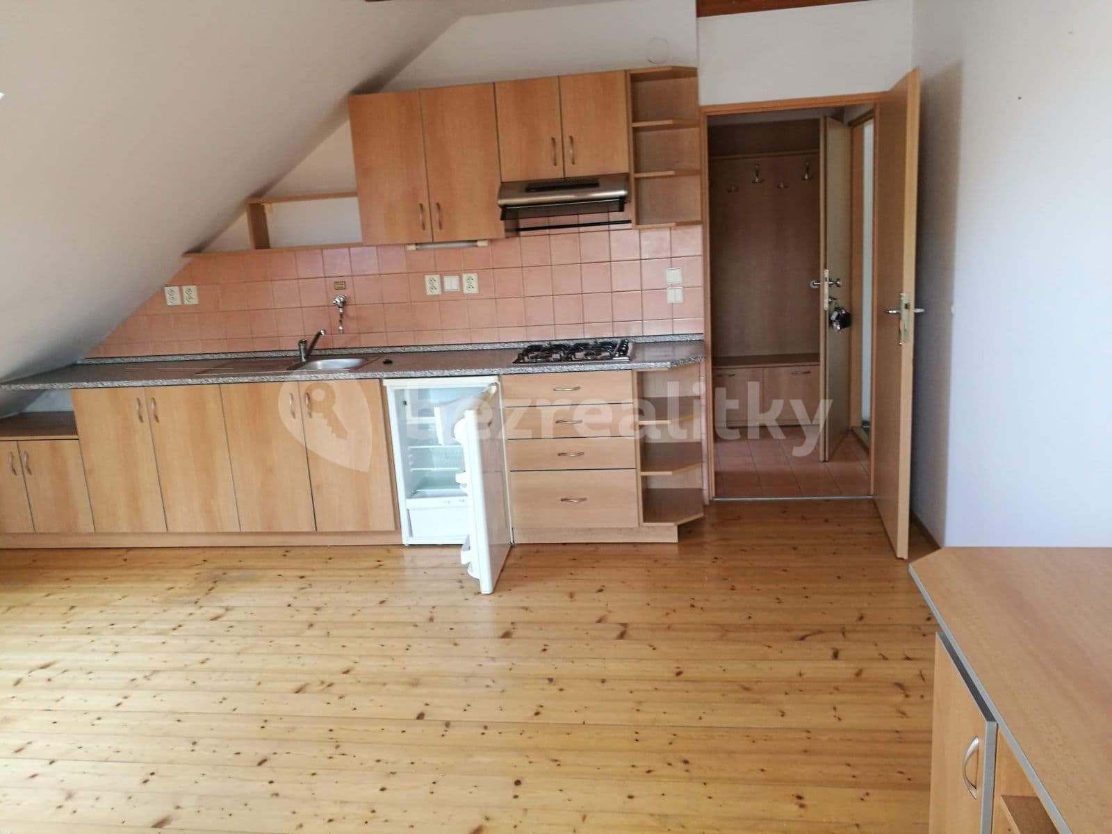 Pronájem bytu 1+kk 43 m², Hálkova, Pečky, Středočeský kraj Pronájem bytu 1+kk 43 m², Hálkova, Pečky, Středočeský kraj