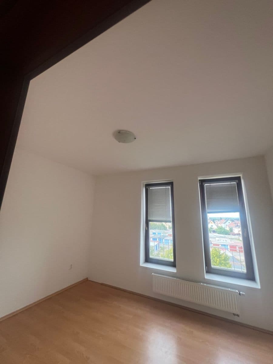Pronájem bytu 2+kk 53 m², Edvarda Beneše, Přelouč, Pardubický kraj Pronájem bytu 2+kk 53 m², Edvarda Beneše, Přelouč, Pardubický kraj