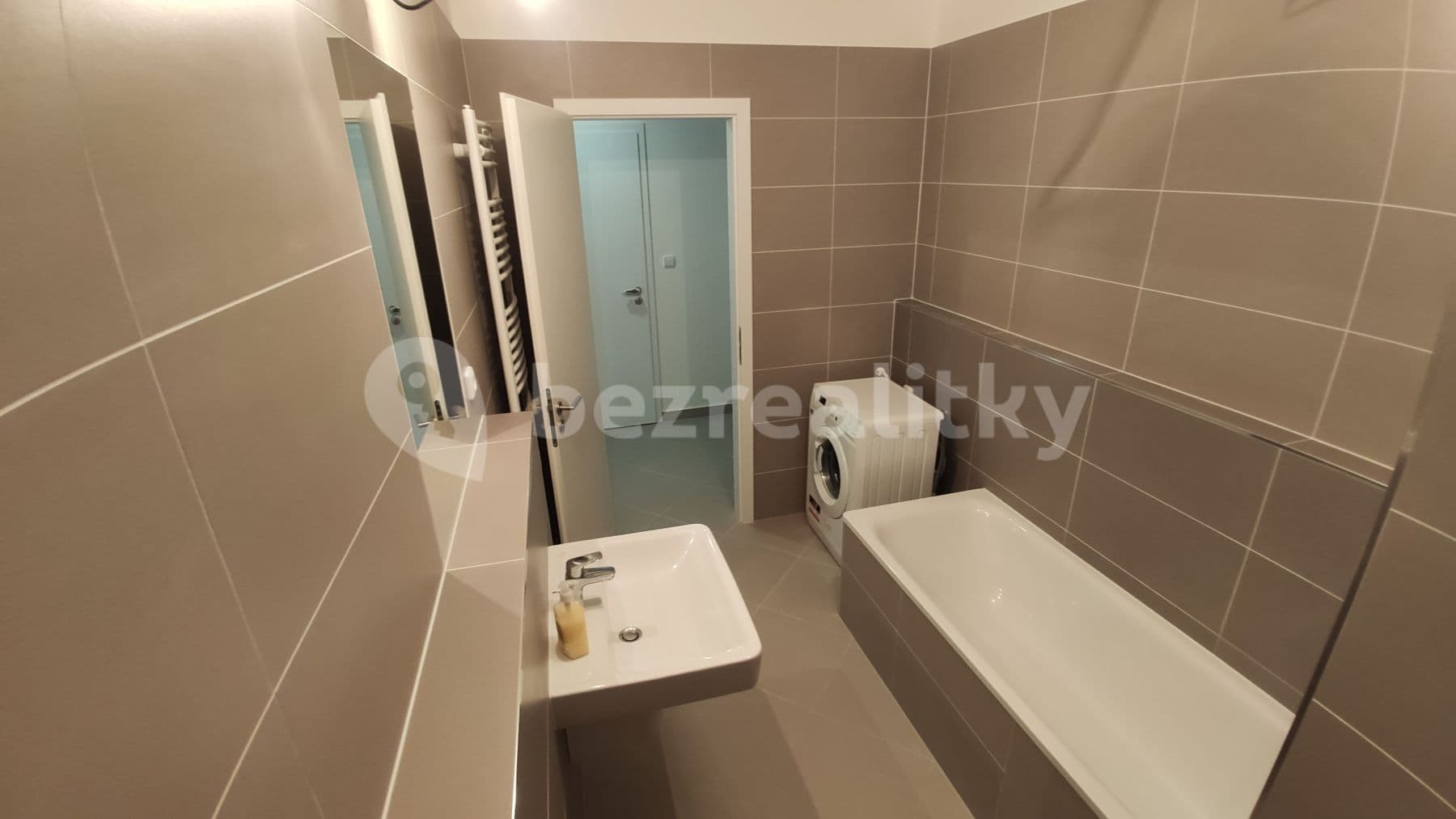 Pronájem bytu 2+kk 55 m², Hugo Haase, Praha, Praha Pronájem bytu 2+kk 55 m², Hugo Haase, Praha, Praha