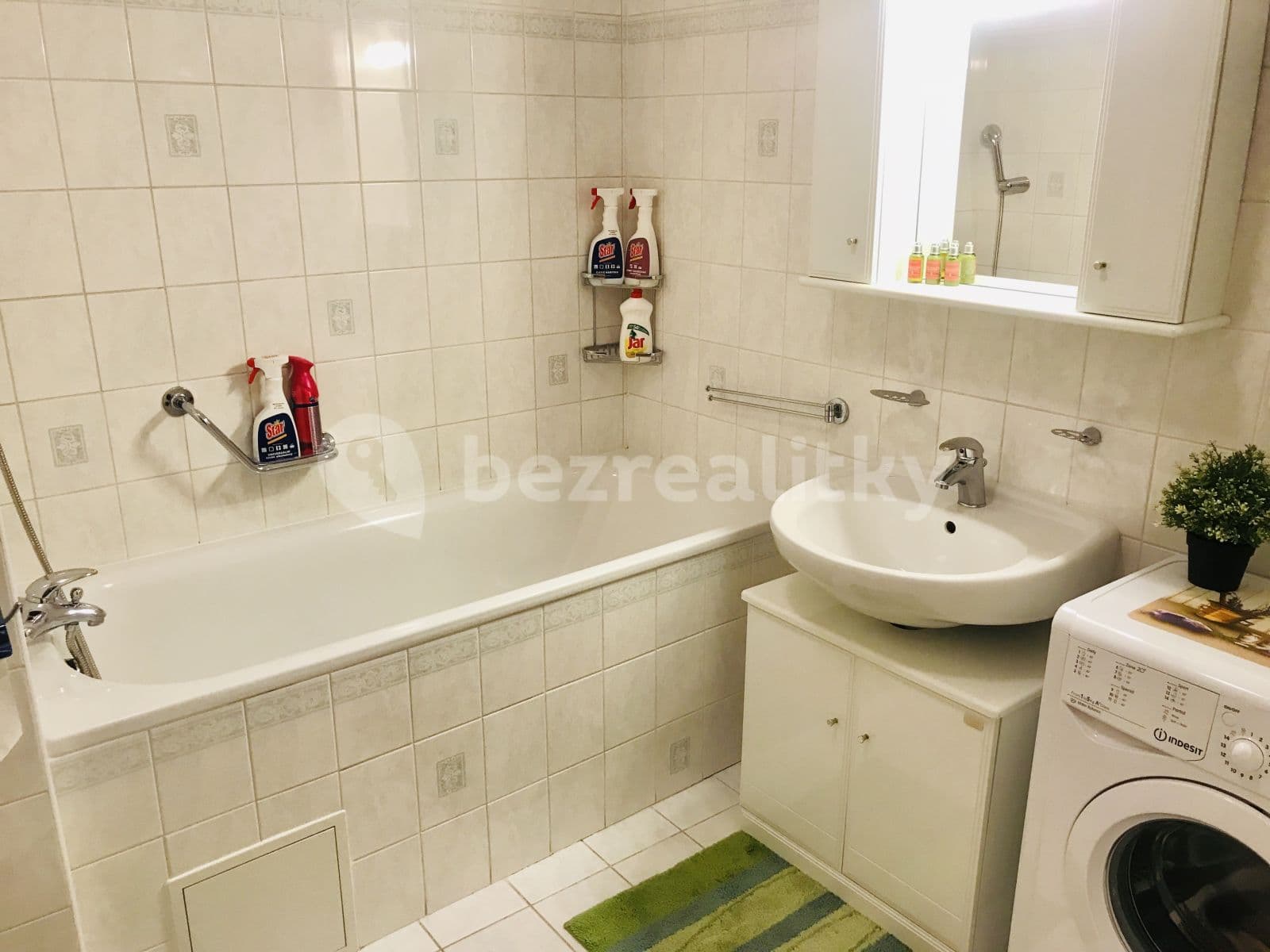 Pronájem bytu 1+kk 40 m², Počernická, Praha, Praha Pronájem bytu 1+kk 40 m², Počernická, Praha, Praha
