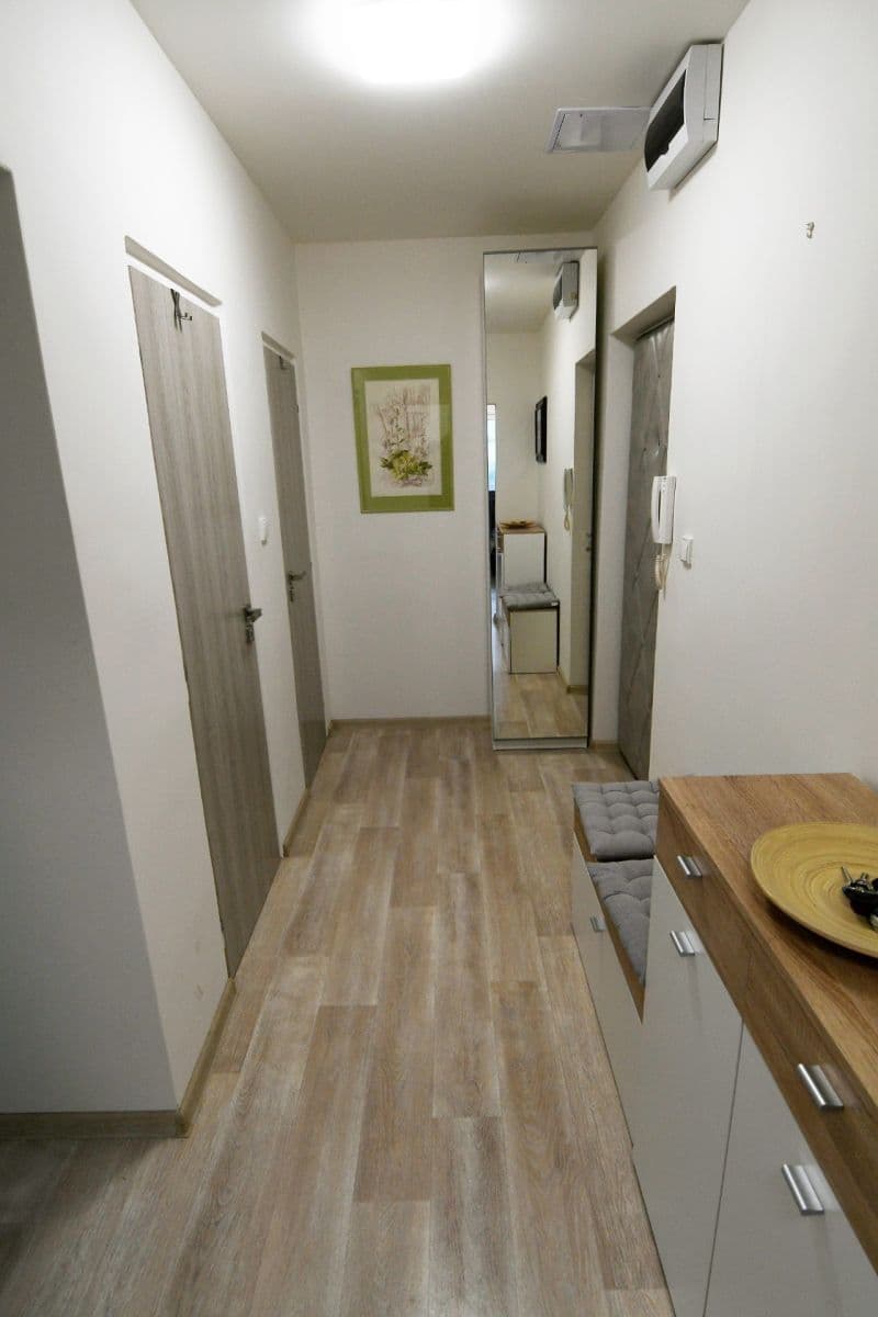 Pronájem bytu 2+1 52 m², Ukrajinská, Kladno, Středočeský kraj Pronájem bytu 2+1 52 m², Ukrajinská, Kladno, Středočeský kraj