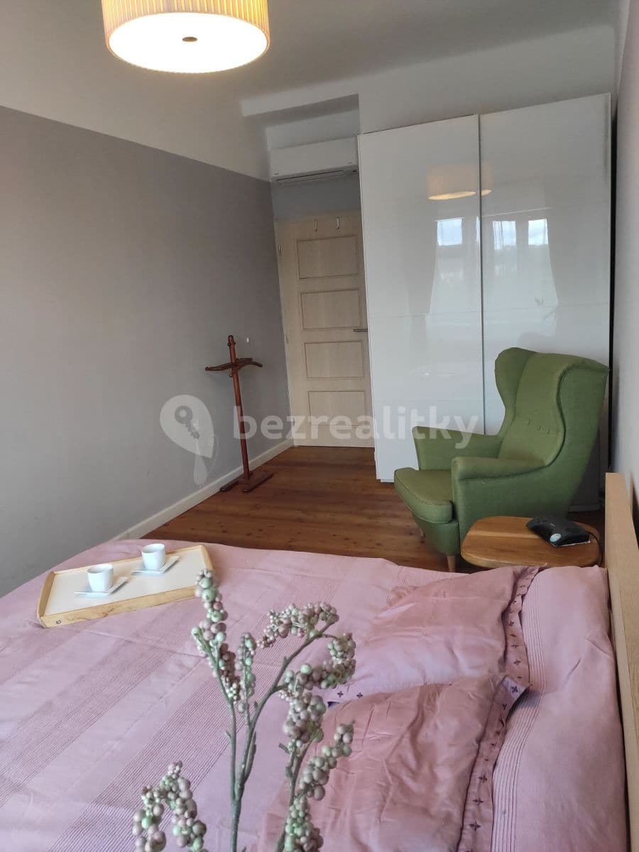 Pronájem bytu 2+kk 50 m², Podolská, Praha, Praha Pronájem bytu 2+kk 50 m², Podolská, Praha, Praha