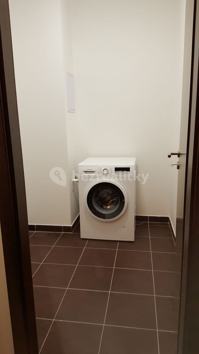 Pronájem bytu 2+kk 61 m², Antonína Petrofa, Hradec Králové, Královéhradecký kraj Pronájem bytu 2+kk 61 m², Antonína Petrofa, Hradec Králové, Královéhradecký kraj