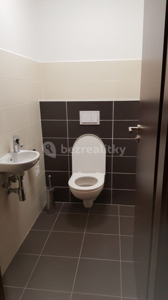 Pronájem bytu 2+kk 61 m², Antonína Petrofa, Hradec Králové, Královéhradecký kraj Pronájem bytu 2+kk 61 m², Antonína Petrofa, Hradec Králové, Královéhradecký kraj