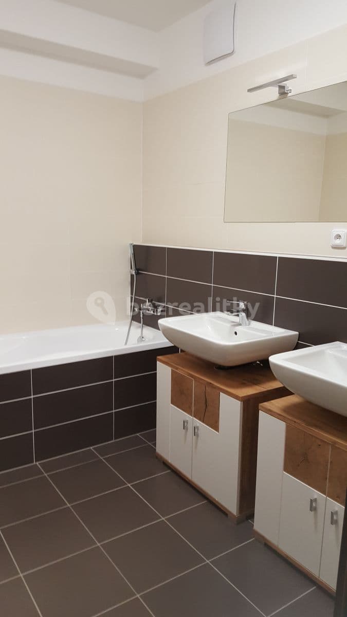 Pronájem bytu 2+kk 61 m², Antonína Petrofa, Hradec Králové, Královéhradecký kraj Pronájem bytu 2+kk 61 m², Antonína Petrofa, Hradec Králové, Královéhradecký kraj