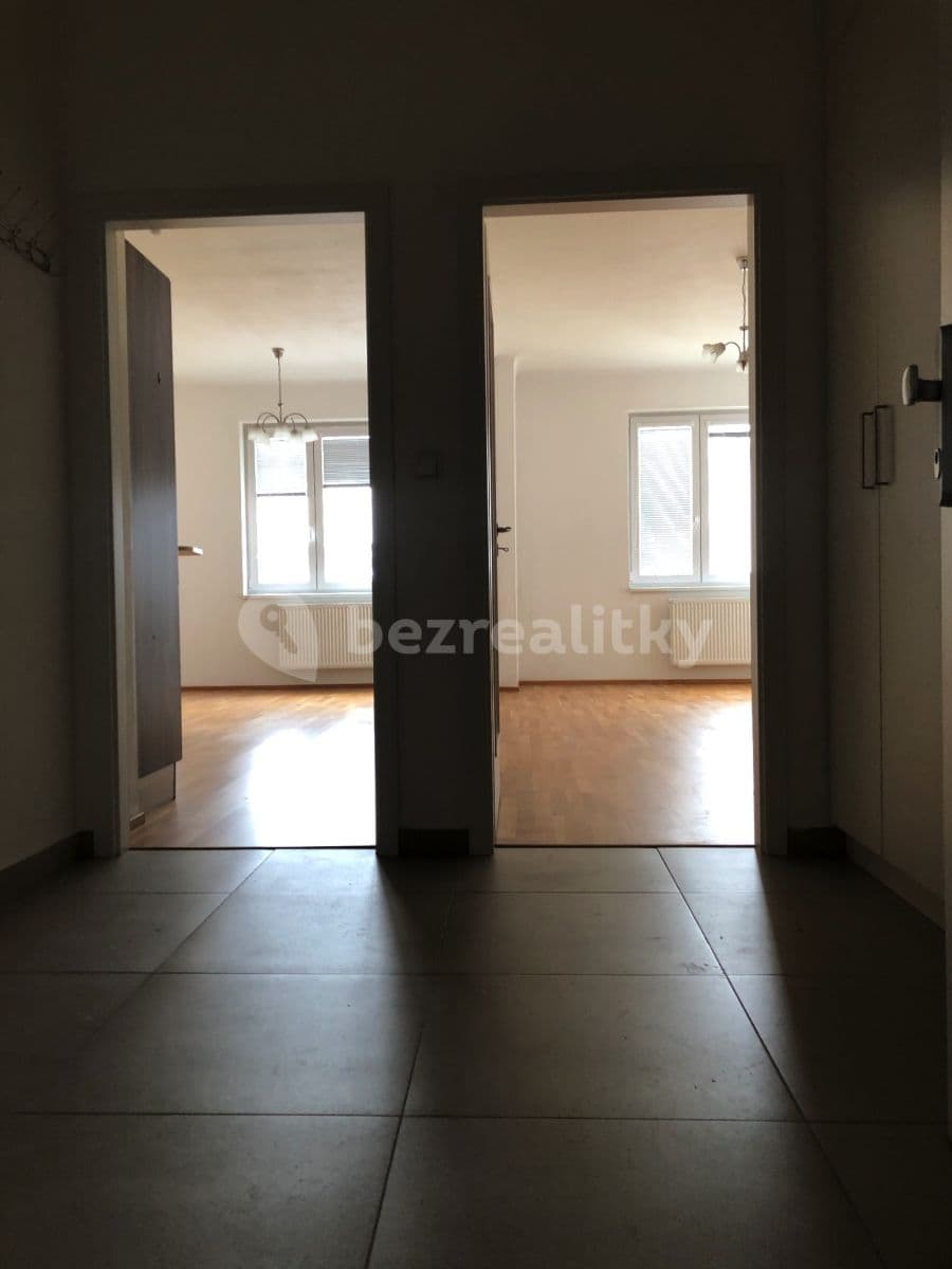Pronájem bytu 2+kk 55 m², 28. pluku, Praha, Praha Pronájem bytu 2+kk 55 m², 28. pluku, Praha, Praha