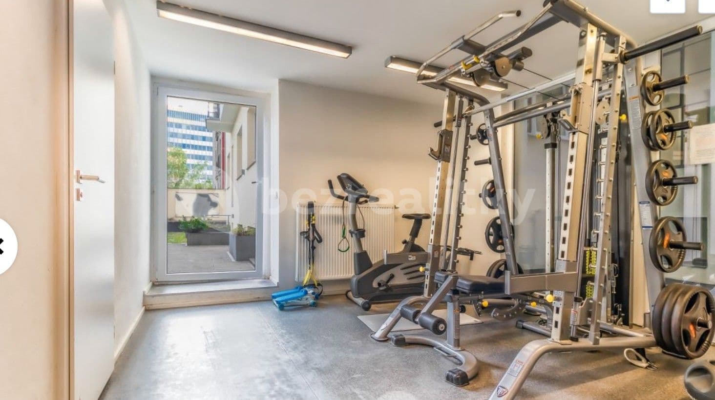 Pronájem bytu 2+kk 55 m², 28. pluku, Praha, Praha Pronájem bytu 2+kk 55 m², 28. pluku, Praha, Praha