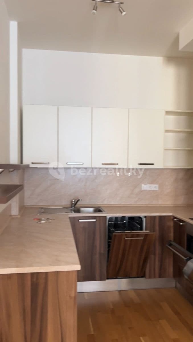 Pronájem bytu 2+kk 55 m², 28. pluku, Praha, Praha Pronájem bytu 2+kk 55 m², 28. pluku, Praha, Praha
