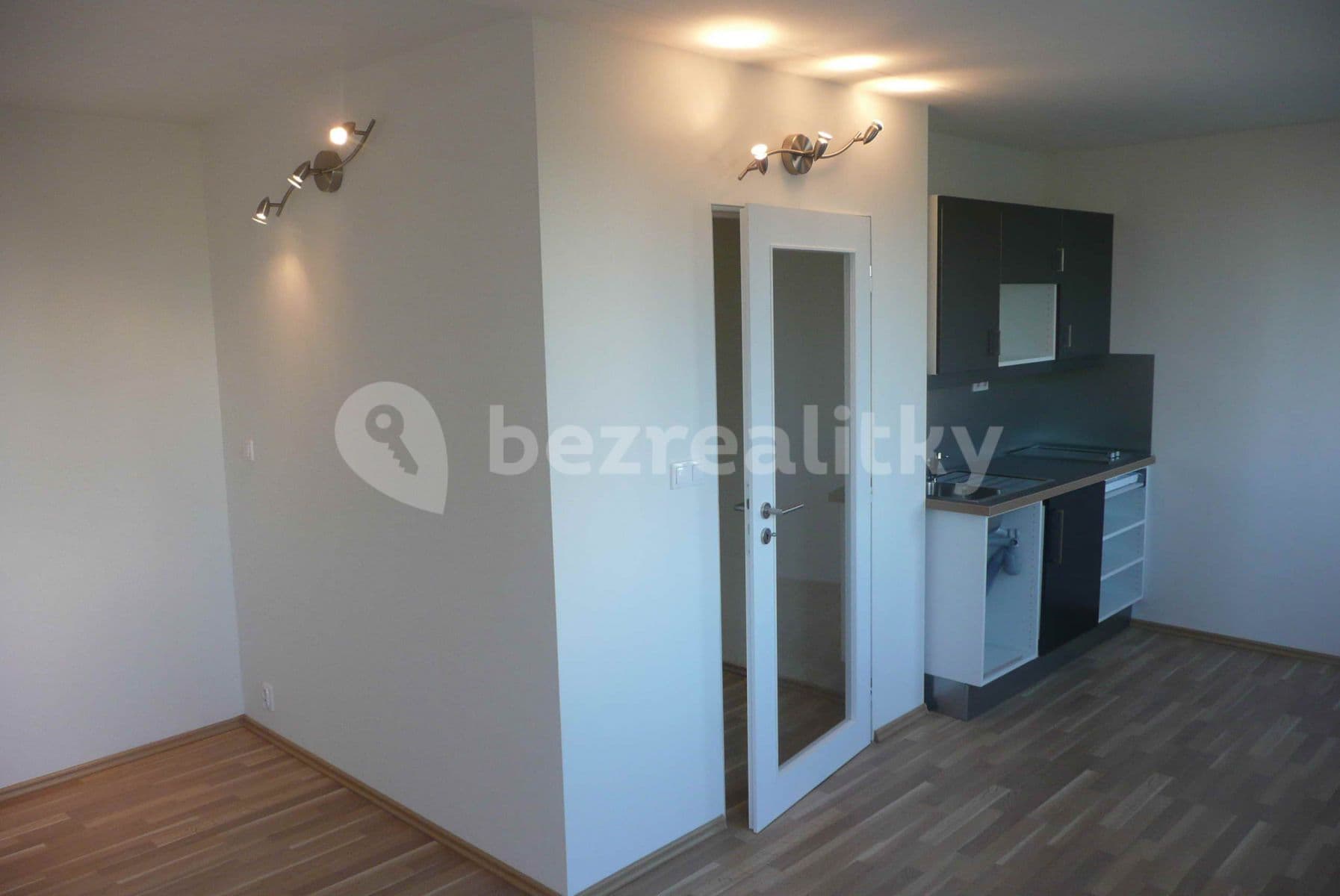 Pronájem bytu 1+kk 28 m², Molákova, Praha, Praha Pronájem bytu 1+kk 28 m², Molákova, Praha, Praha