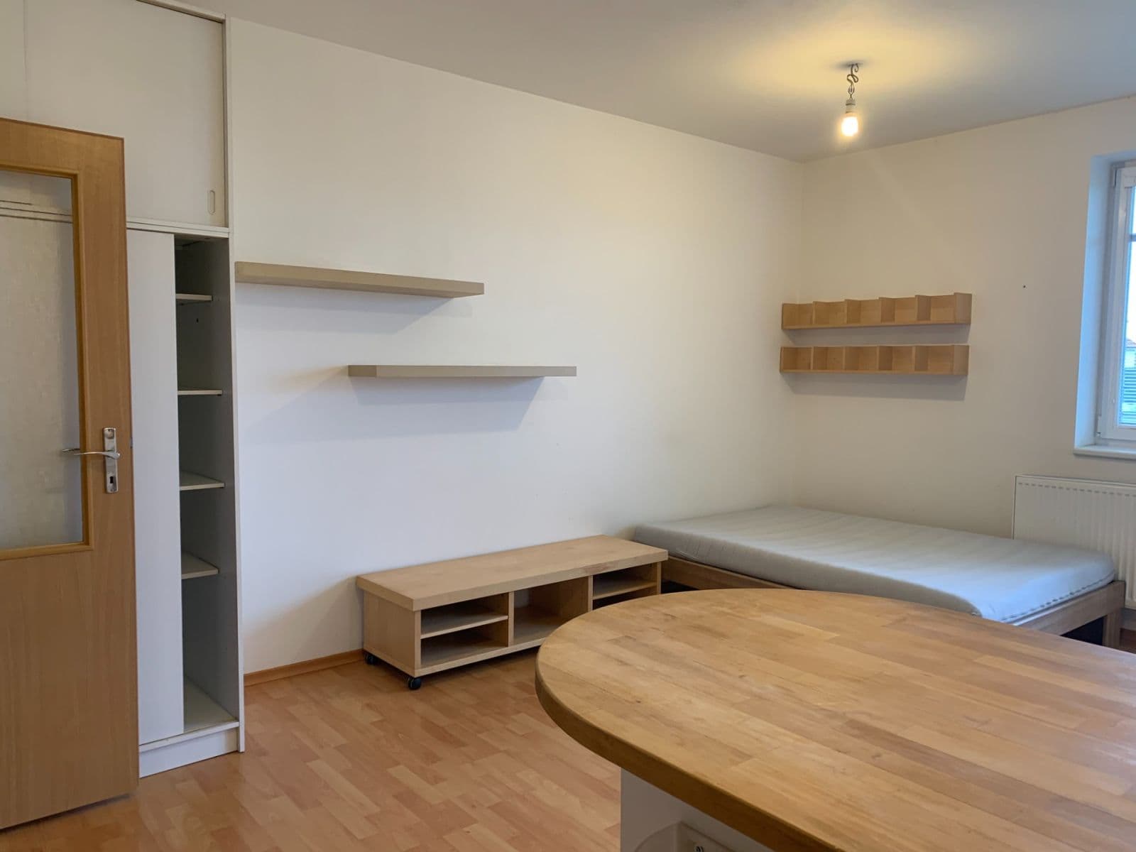 Pronájem bytu Garsoniéra 35 m², Chelčického, Roztoky, Středočeský kraj Pronájem bytu Garsoniéra 35 m², Chelčického, Roztoky, Středočeský kraj