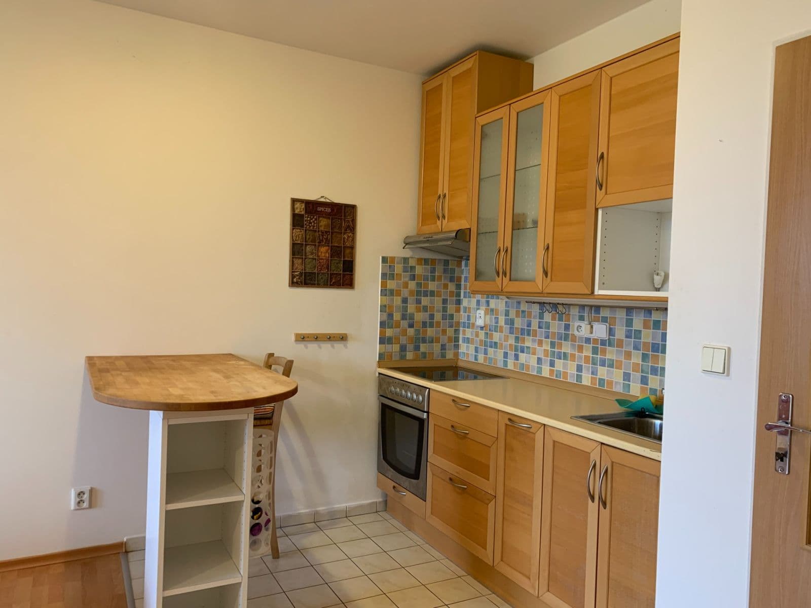 Pronájem bytu Garsoniéra 35 m², Chelčického, Roztoky, Středočeský kraj Pronájem bytu Garsoniéra 35 m², Chelčického, Roztoky, Středočeský kraj