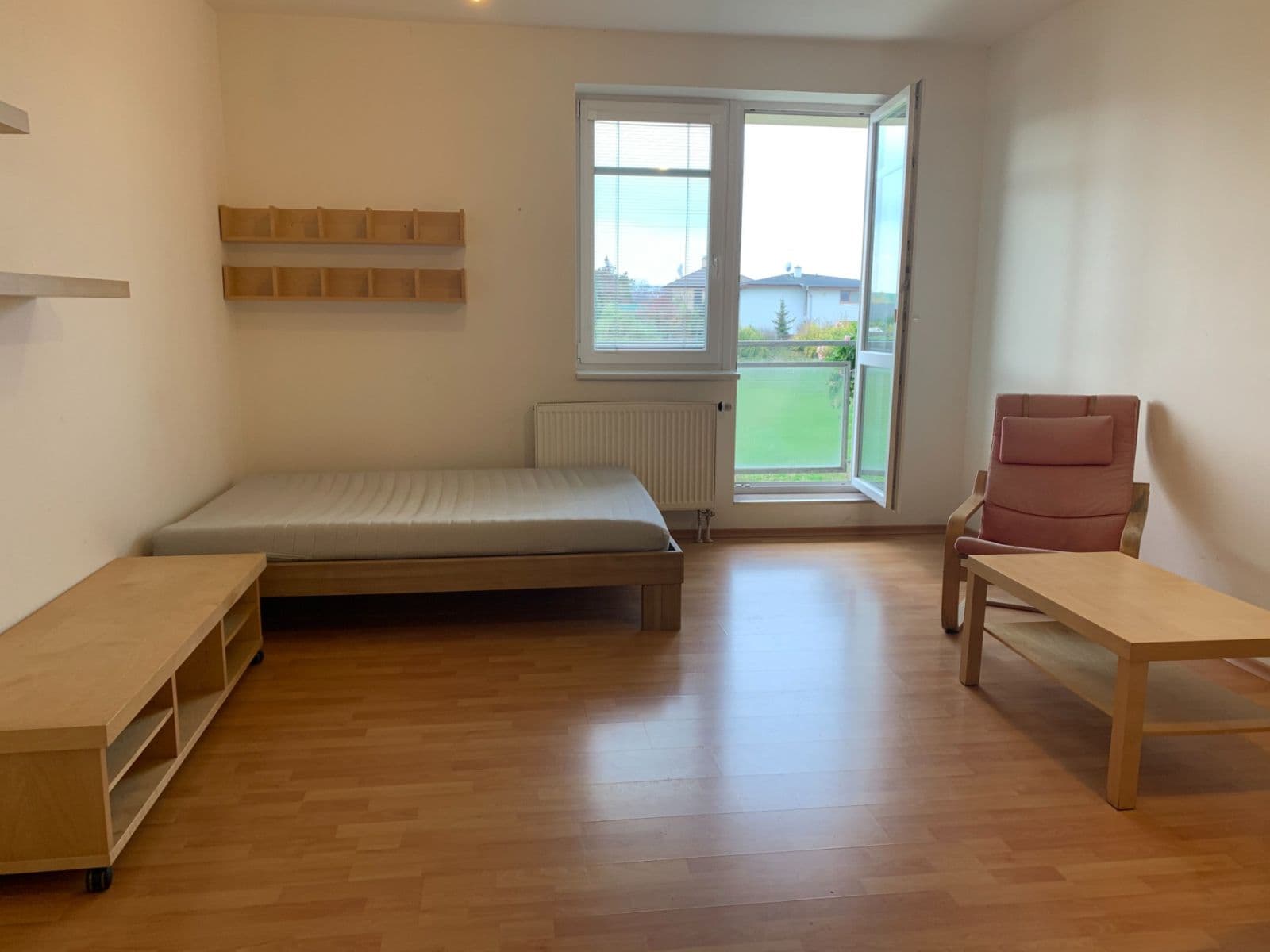 Pronájem bytu Garsoniéra 35 m², Chelčického, Roztoky, Středočeský kraj Pronájem bytu Garsoniéra 35 m², Chelčického, Roztoky, Středočeský kraj