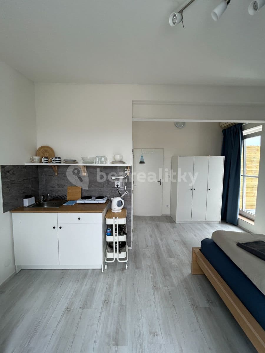 Pronájem bytu Garsoniéra 24 m², U Pekařky, Praha, Praha Pronájem bytu Garsoniéra 24 m², U Pekařky, Praha, Praha