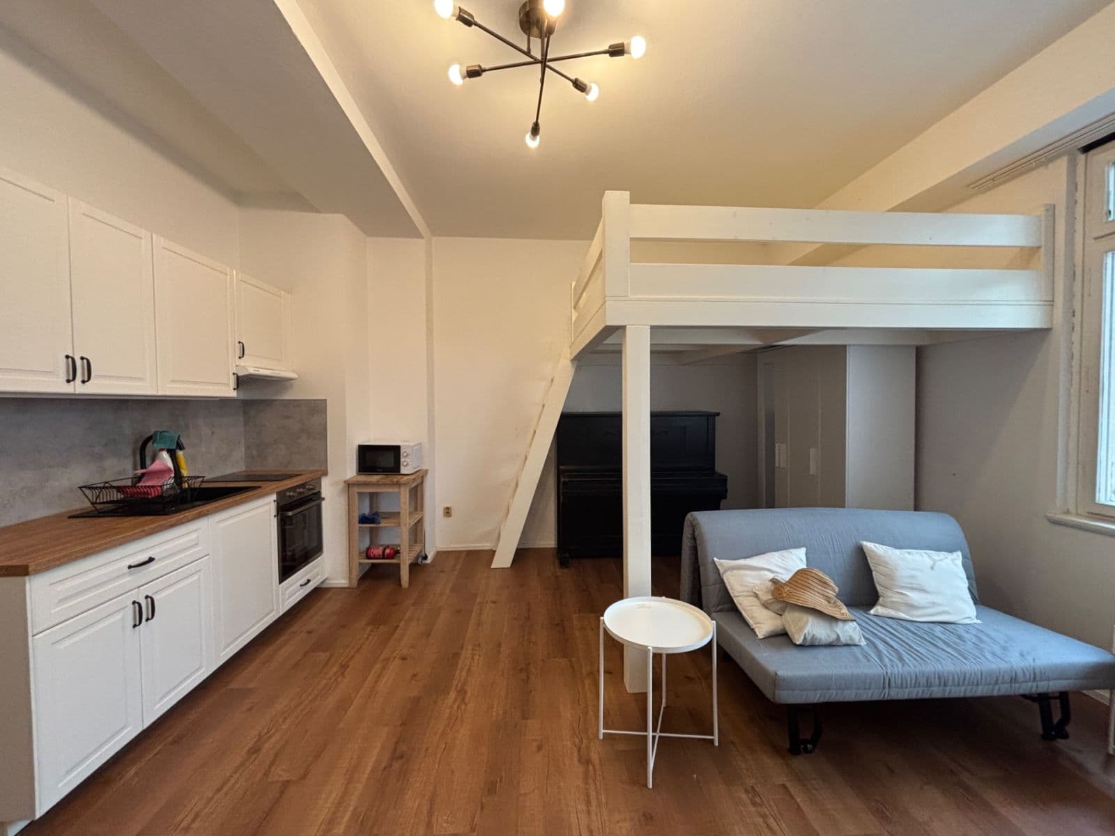 Pronájem bytu 1+kk 34 m², Londýnská, Praha, Praha Pronájem bytu 1+kk 34 m², Londýnská, Praha, Praha