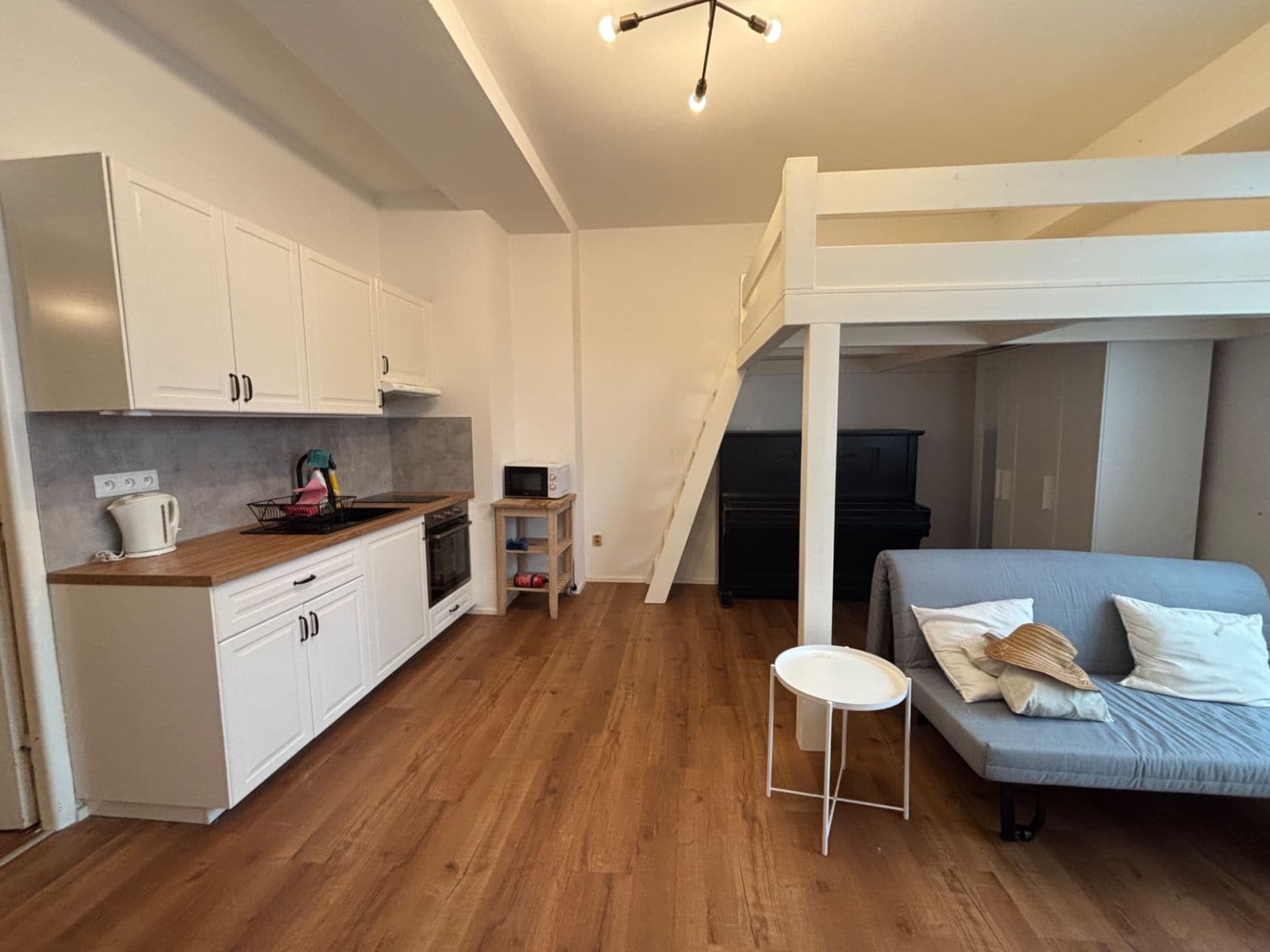 Pronájem bytu 1+kk 34 m², Londýnská, Praha, Praha Pronájem bytu 1+kk 34 m², Londýnská, Praha, Praha