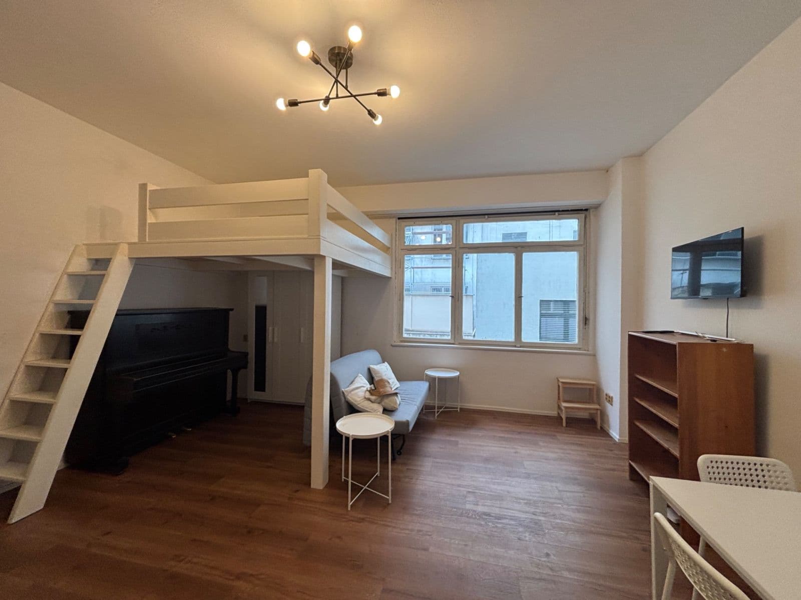 Pronájem bytu 1+kk 34 m², Londýnská, Praha, Praha Pronájem bytu 1+kk 34 m², Londýnská, Praha, Praha