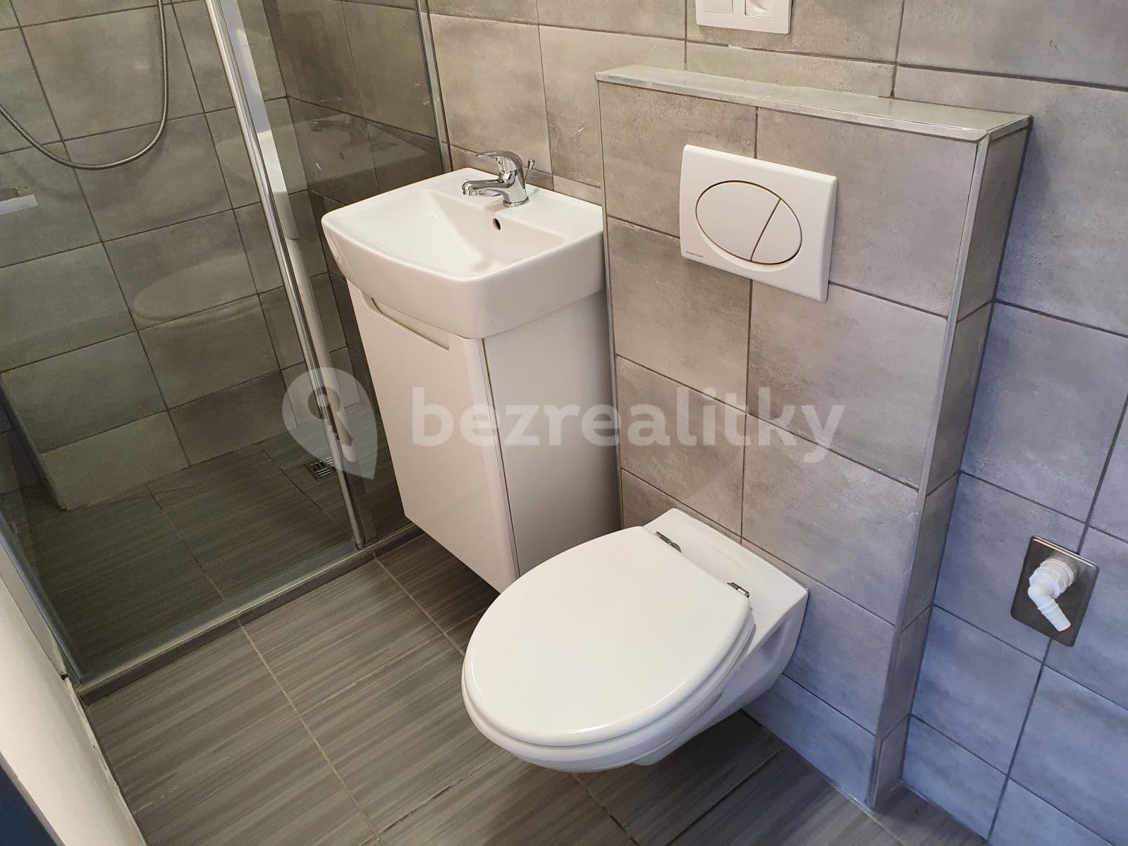 Pronájem bytu 1+kk 35 m², Průmyslová, Strančice, Středočeský kraj Pronájem bytu 1+kk 35 m², Průmyslová, Strančice, Středočeský kraj