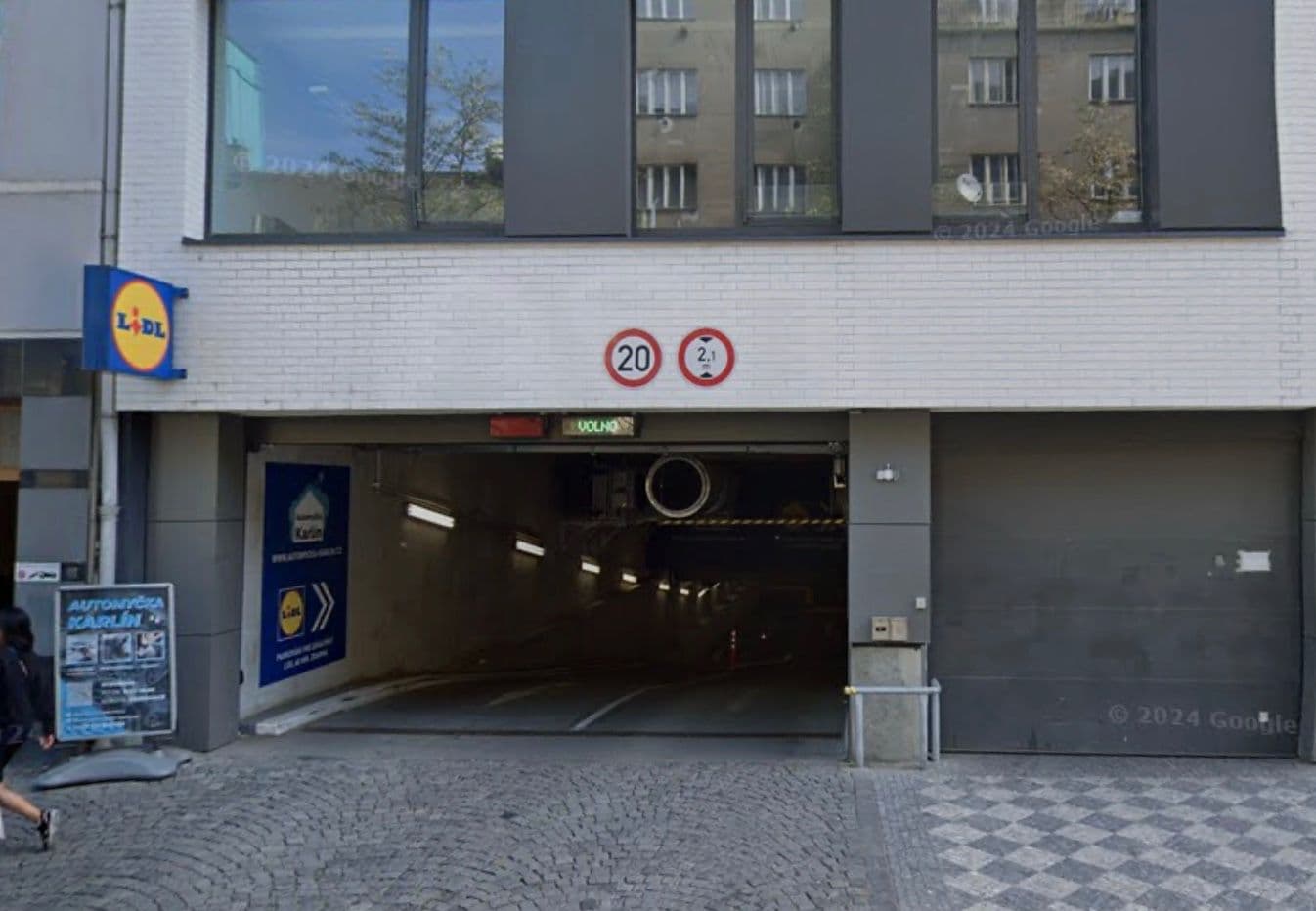 Pronájem garáže 15 m², Sokolovská, Praha, Praha Pronájem garáže 15 m², Sokolovská, Praha, Praha