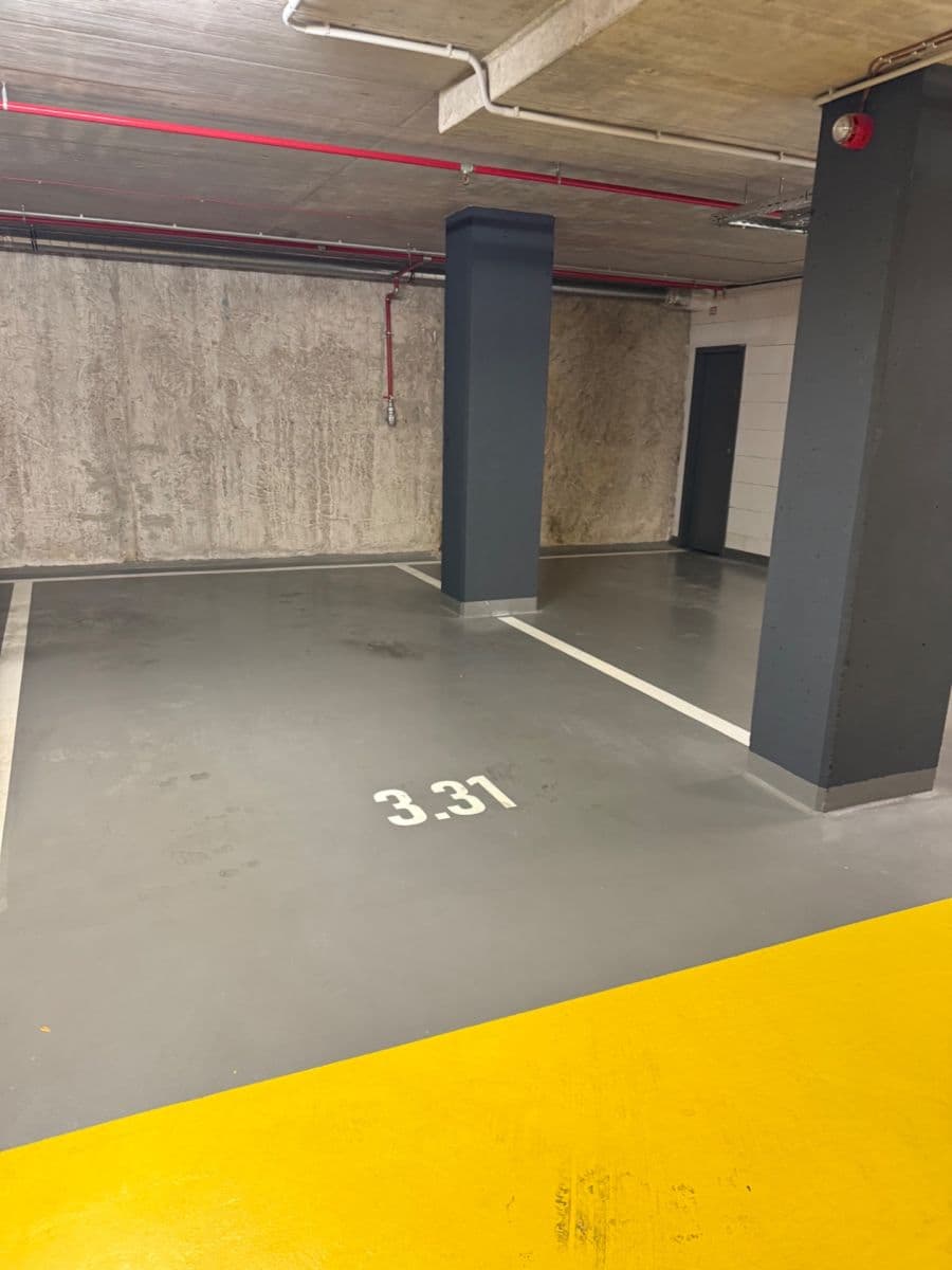 Pronájem garáže 15 m², Sokolovská, Praha, Praha Pronájem garáže 15 m², Sokolovská, Praha, Praha