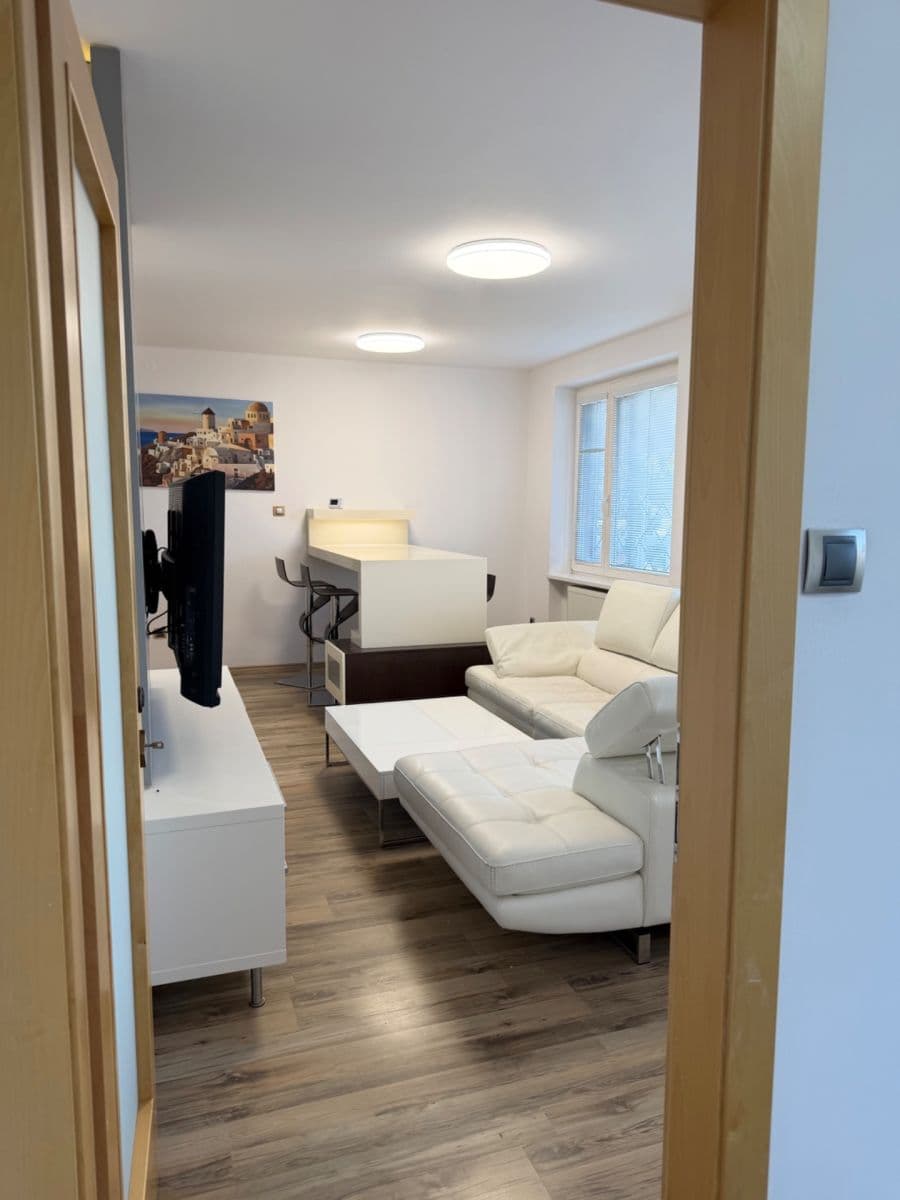 Pronájem bytu 4+1 92 m², Hřebíkova, Praha, Praha Pronájem bytu 4+1 92 m², Hřebíkova, Praha, Praha