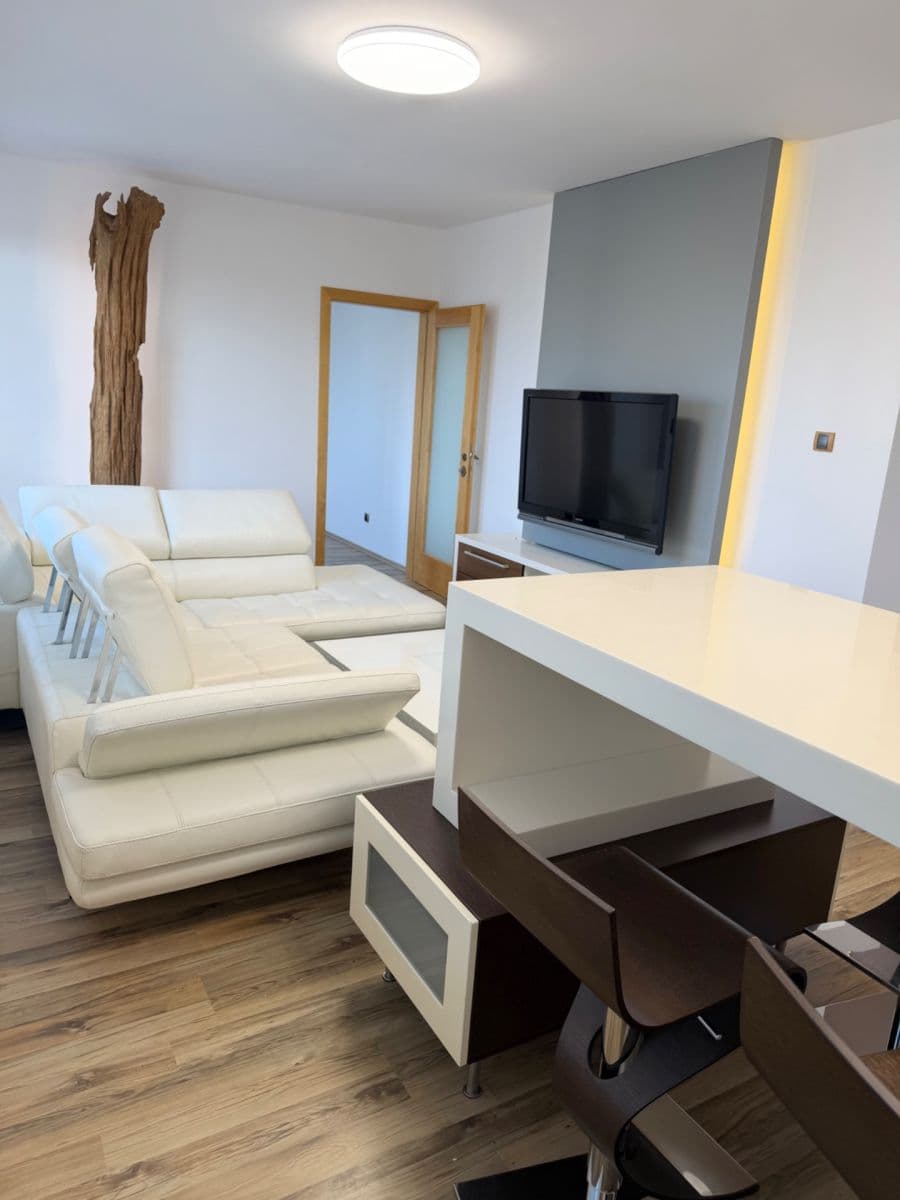 Pronájem bytu 4+1 92 m², Hřebíkova, Praha, Praha Pronájem bytu 4+1 92 m², Hřebíkova, Praha, Praha