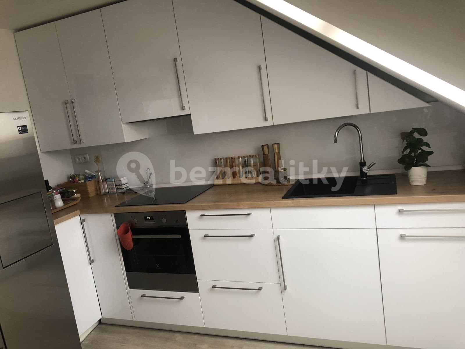 Pronájem bytu 2+kk 84 m², Bubenská, Praha, Praha Pronájem bytu 2+kk 84 m², Bubenská, Praha, Praha